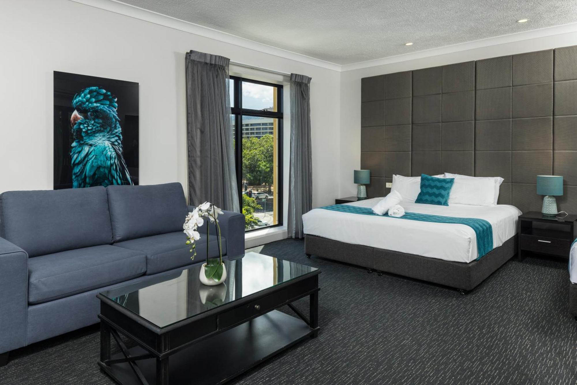 Deluxe King Suite