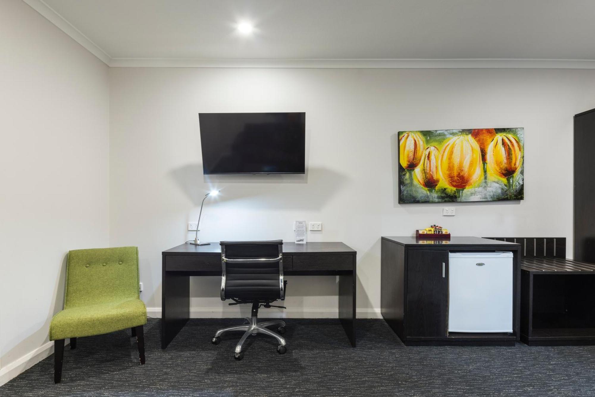 Deluxe King Suite