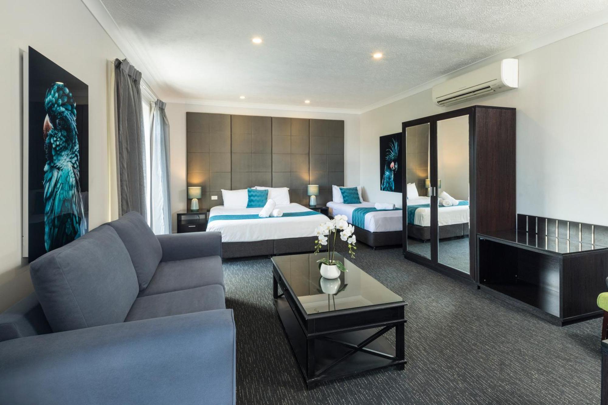 Deluxe King Suite