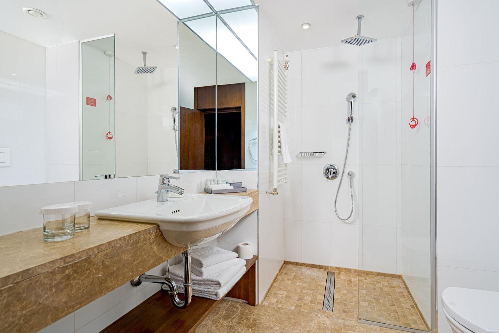 Executive Junior Suite with balcony and air conditioning - SOUTH