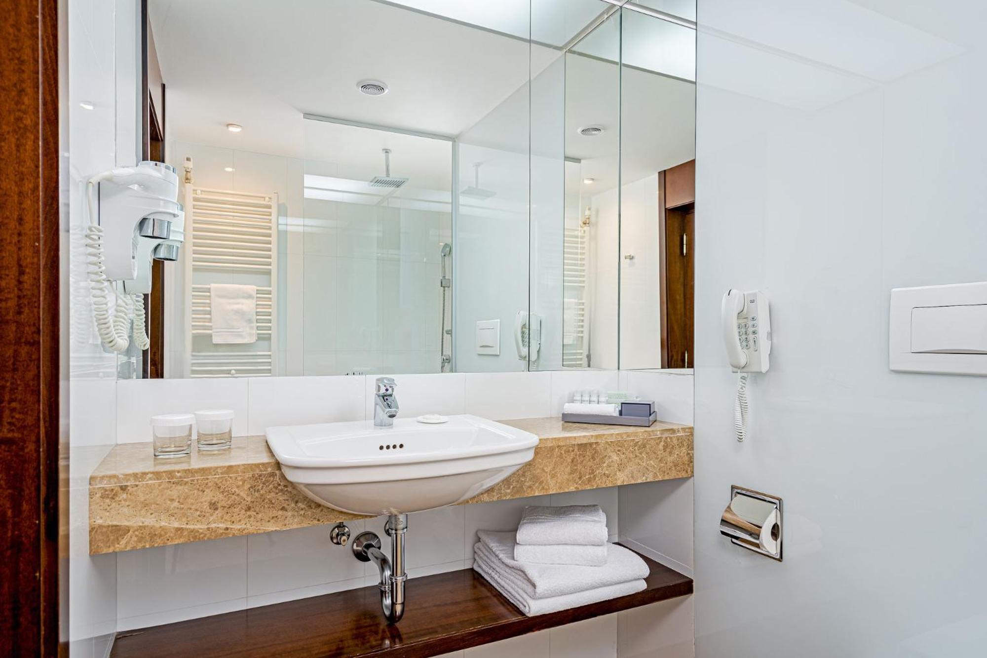 Standard Double without balcony, with air conditioning - SOUTH