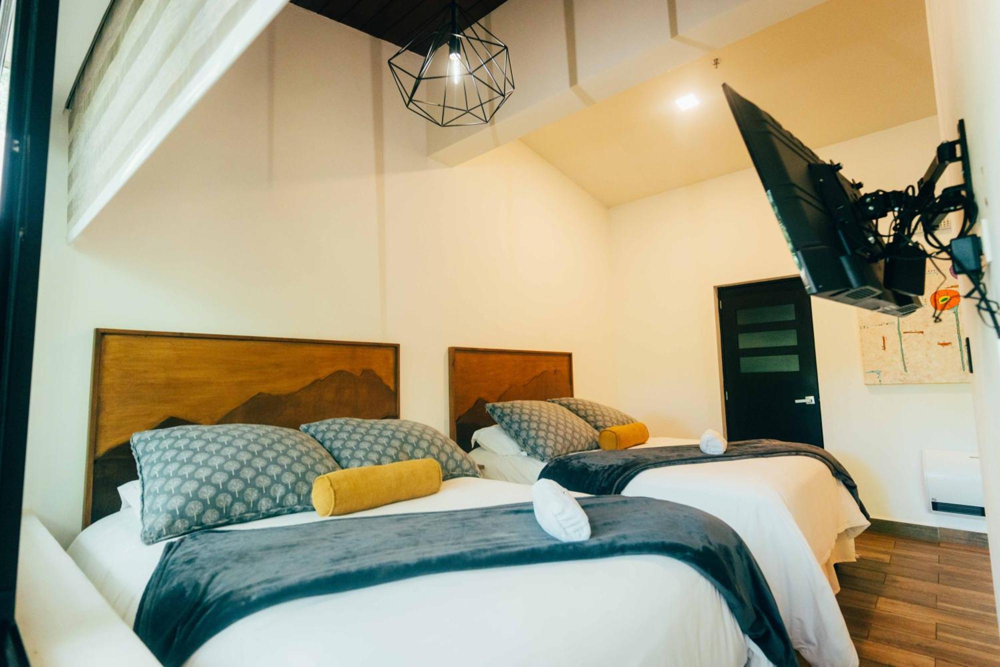 Standard Double Suite