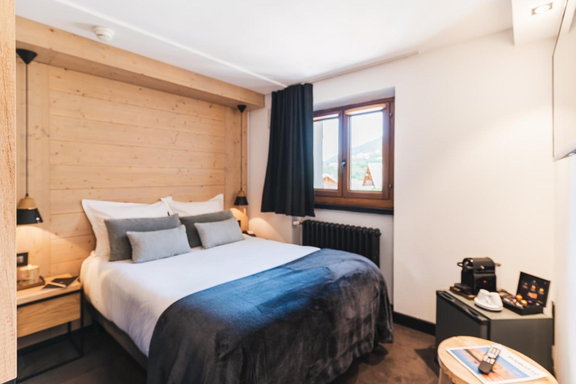 Small Classic Room