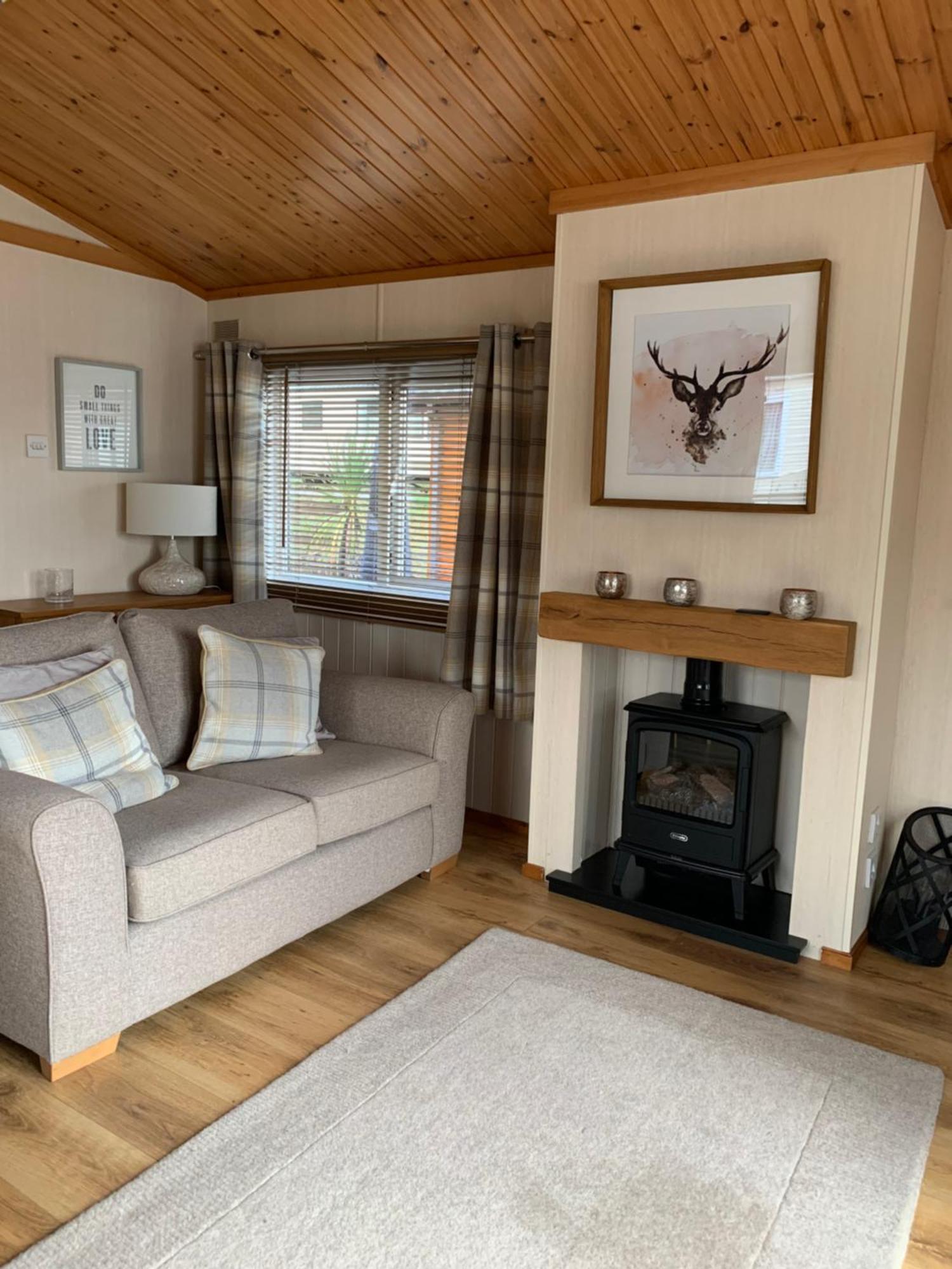 Lochside 3 Bedroom Chalet Pet friendly,1588221553:JPEG