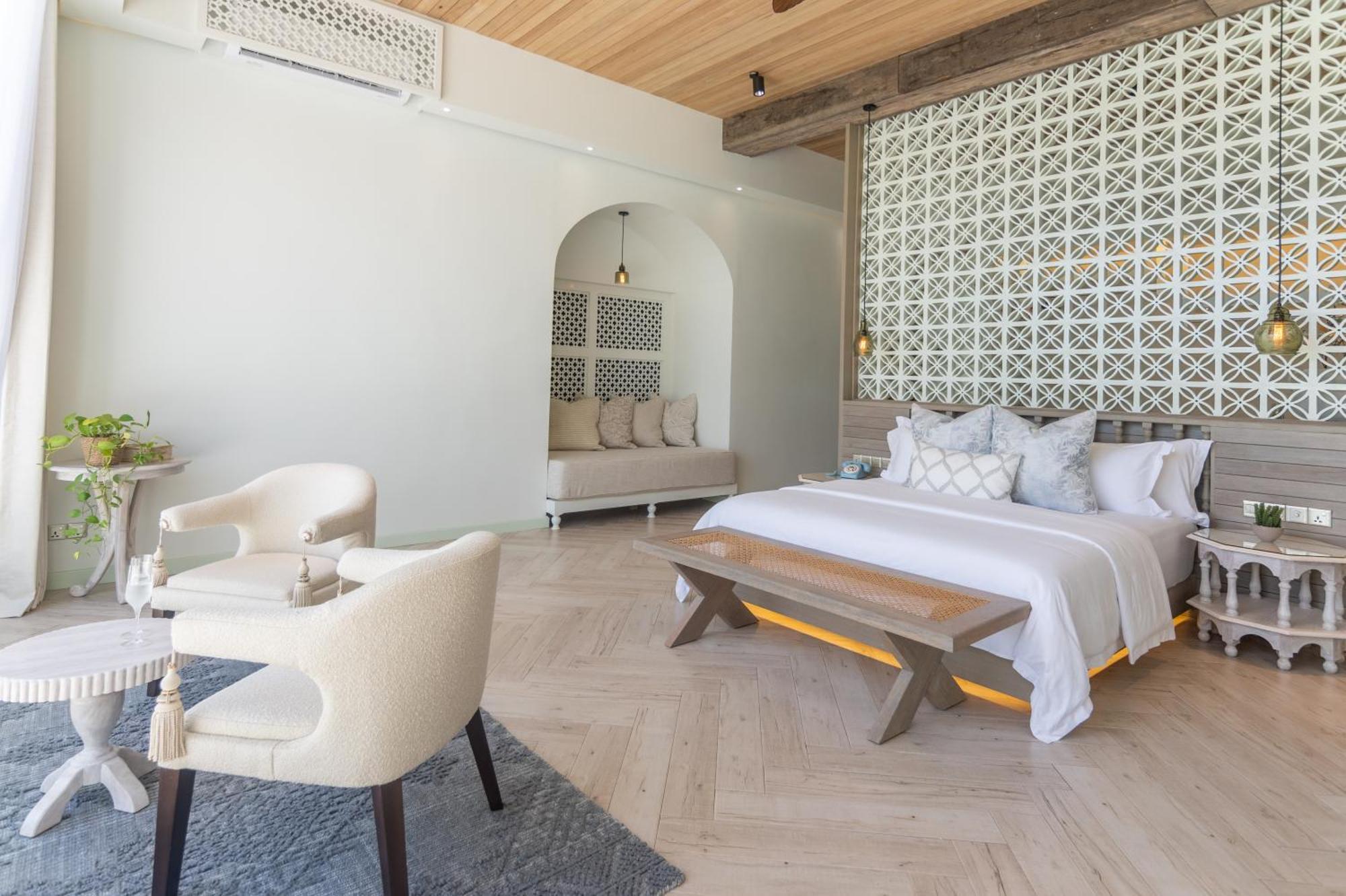 Beach Pool Suite