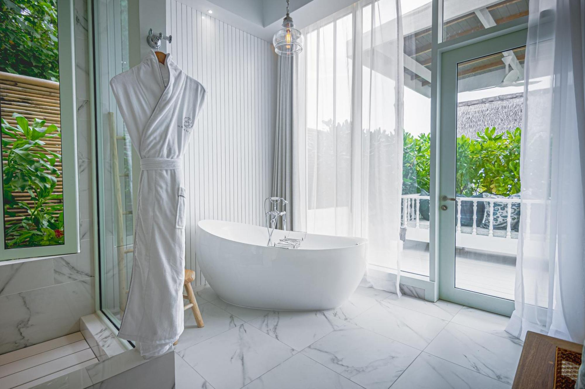 Beach Pool Suite