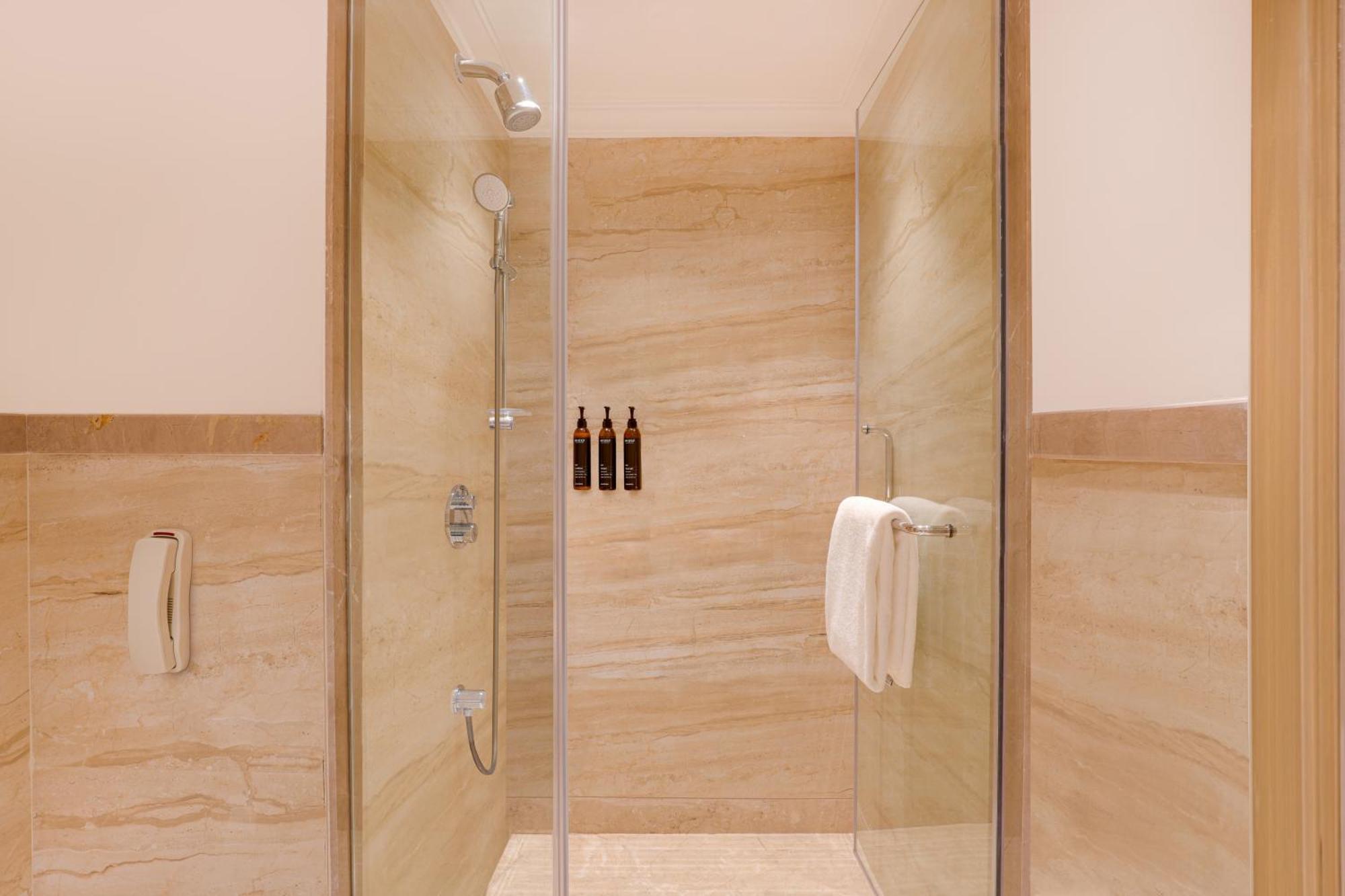 Premium King Room Happy Hours 1+1(On select Brands only).Timing : 1700hrs – 2000hrs) and 10% discount on Spa,Complimentary Soft Minibar,Early Check-in and Late Check-out (subject to availability),Complimentary Room Upgrade (subject to avail)