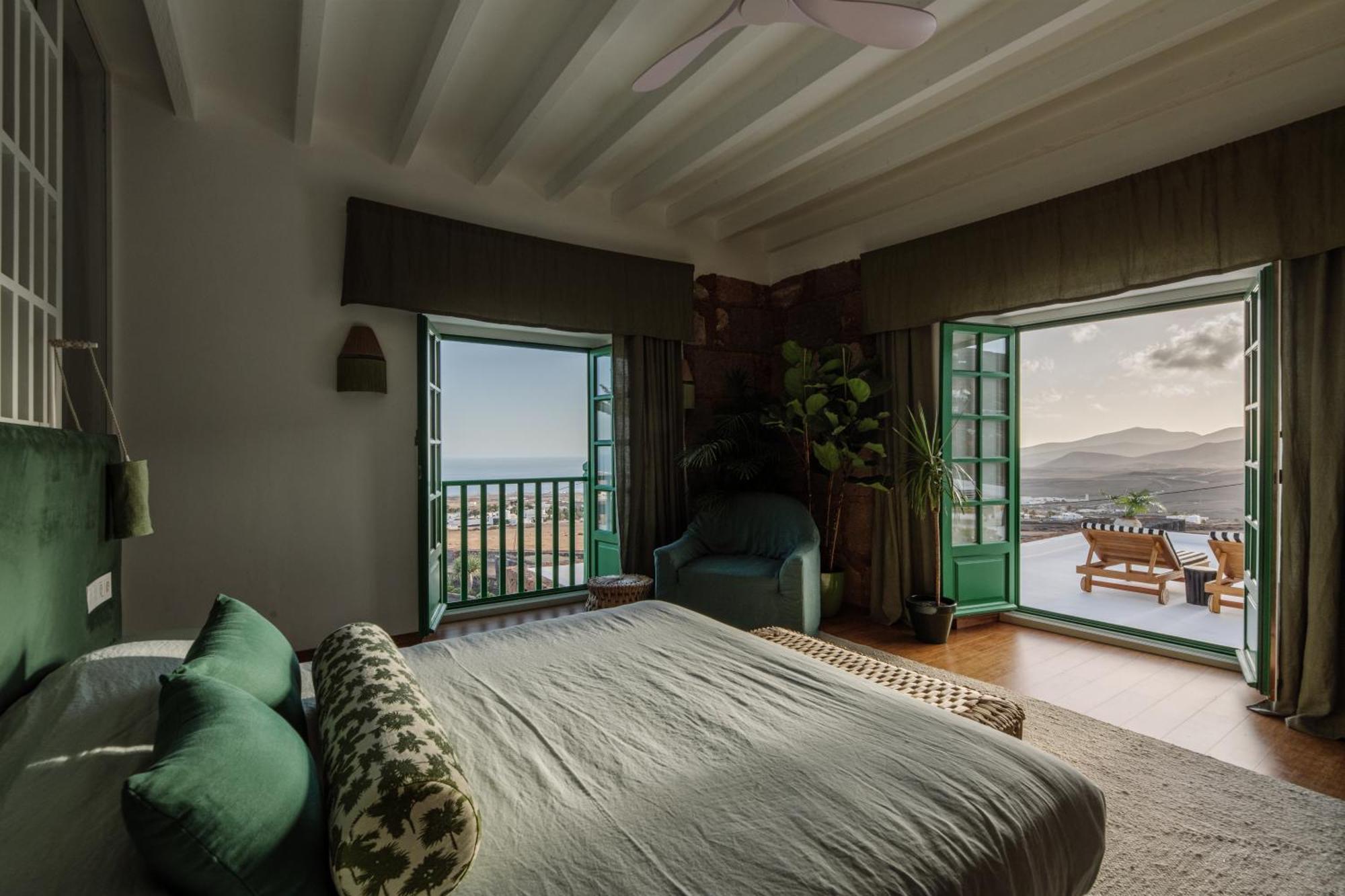 Suite Lit King-Size - Vue sur Mer