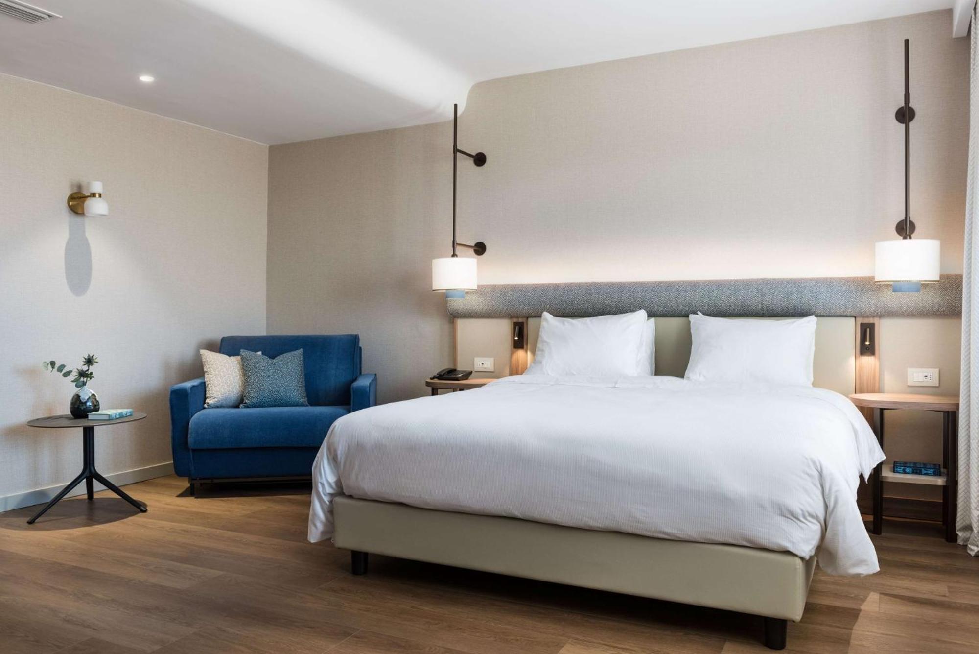 Junior Suite,1543269679:JPEG