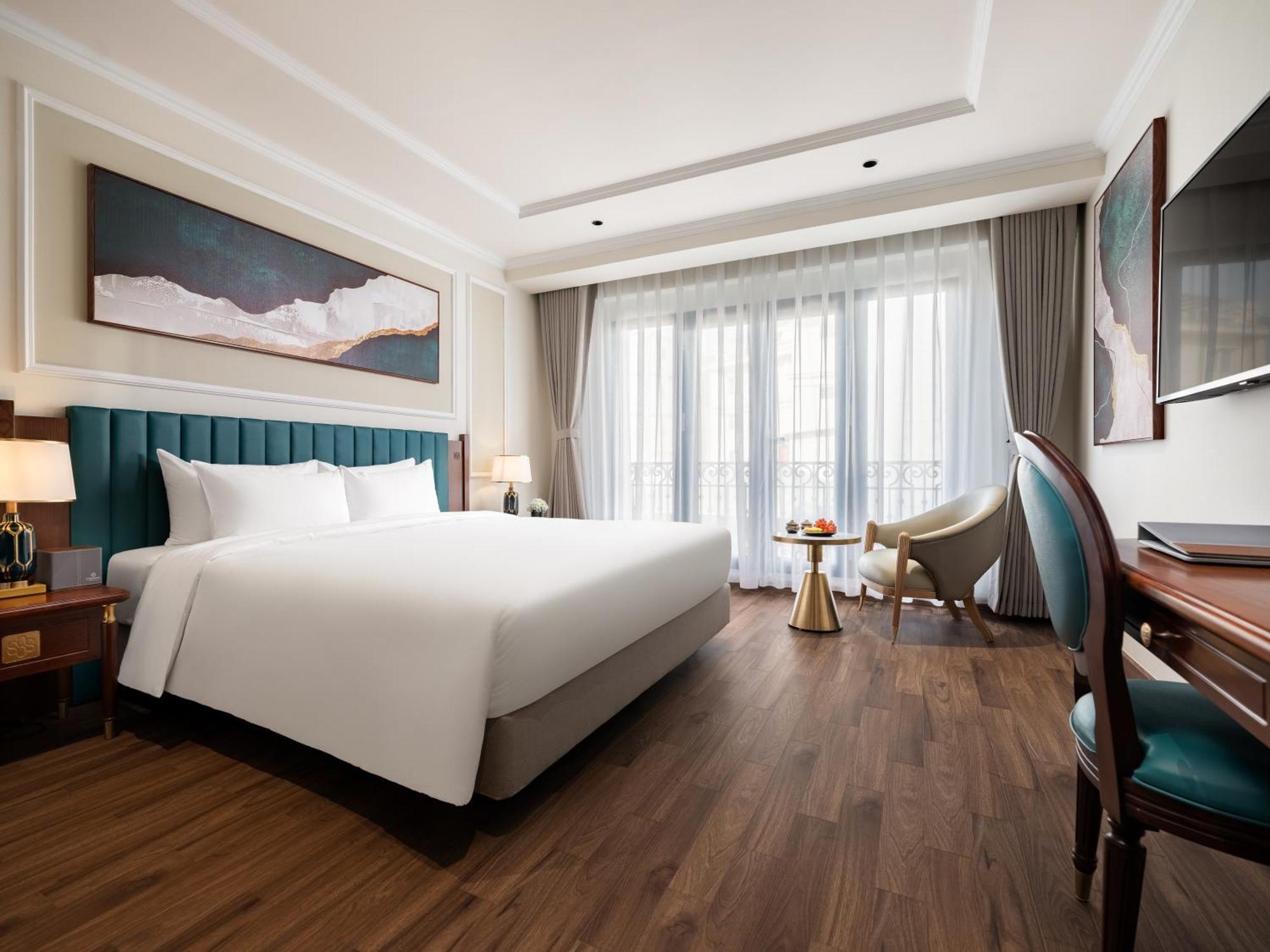 Junior Suite with Balcony