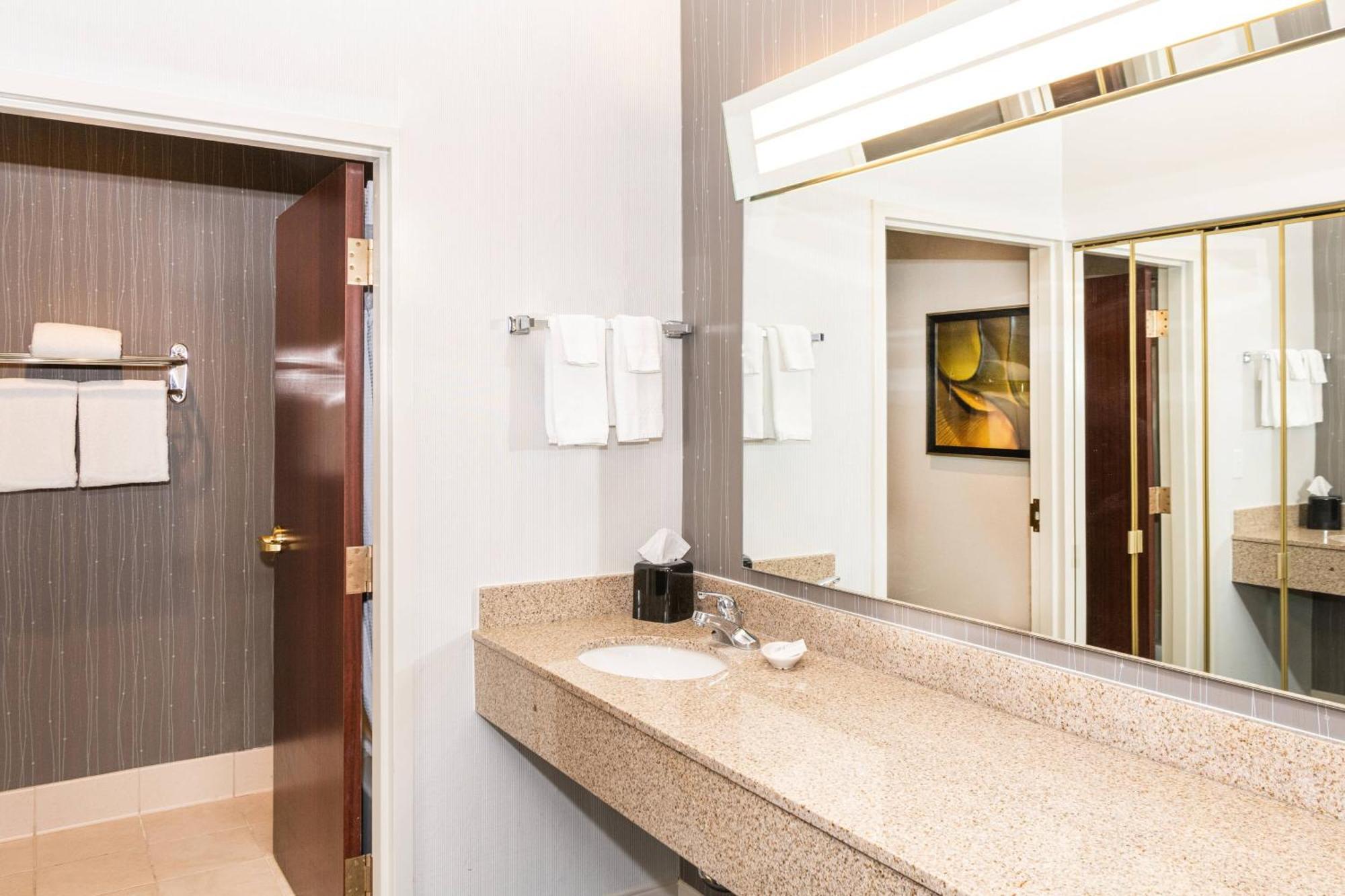 Superior King Room with Balcony - Non-Smoking