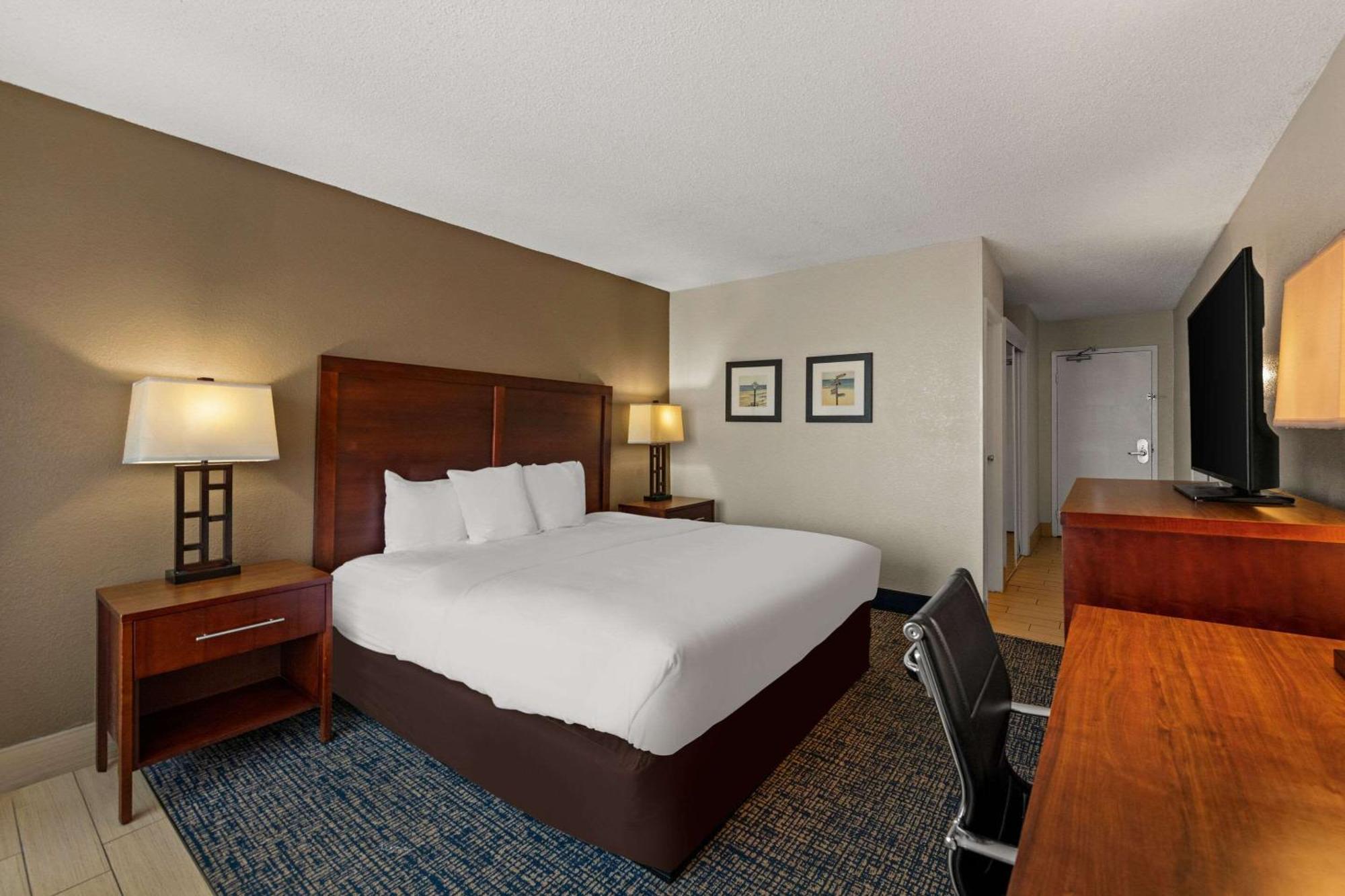 King Room with Ocean View - Non-Smoking