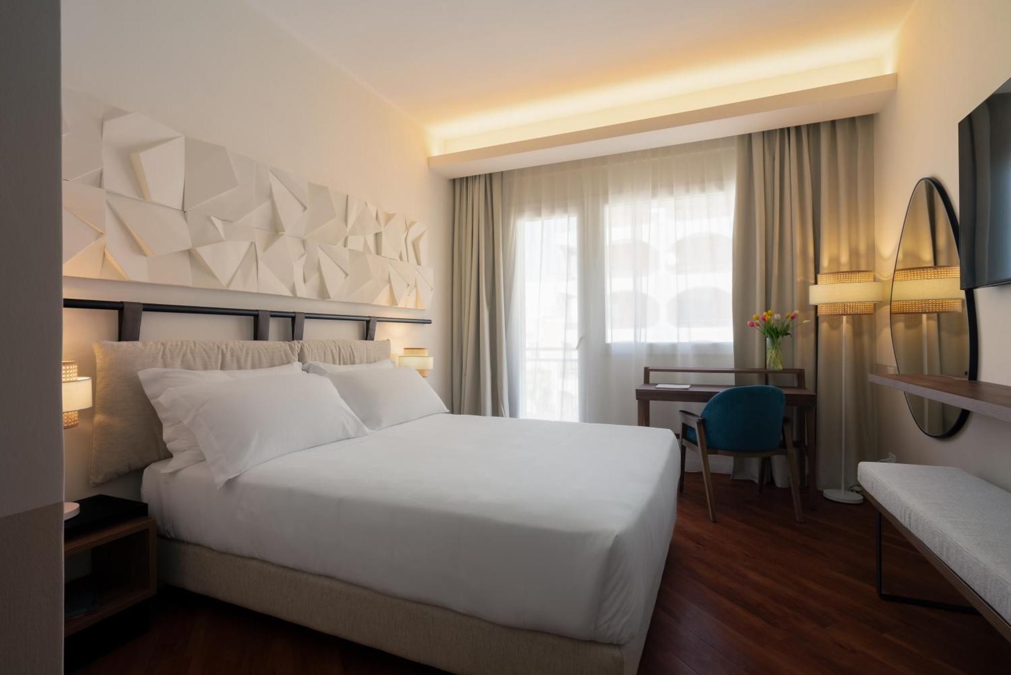 Standard Double or Twin Room,1544113318:JPEG