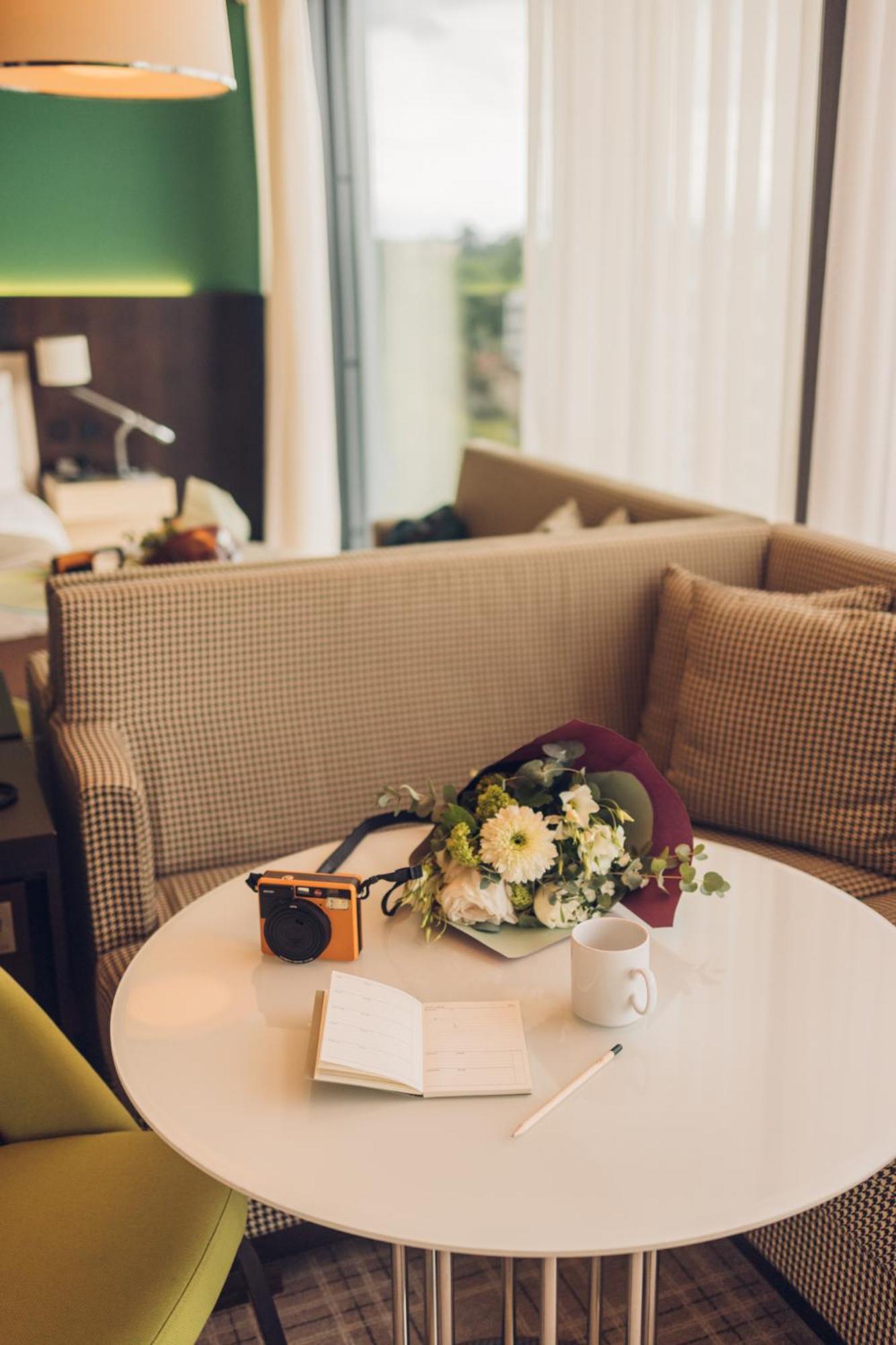 Junior King Suite Club Lounge Access