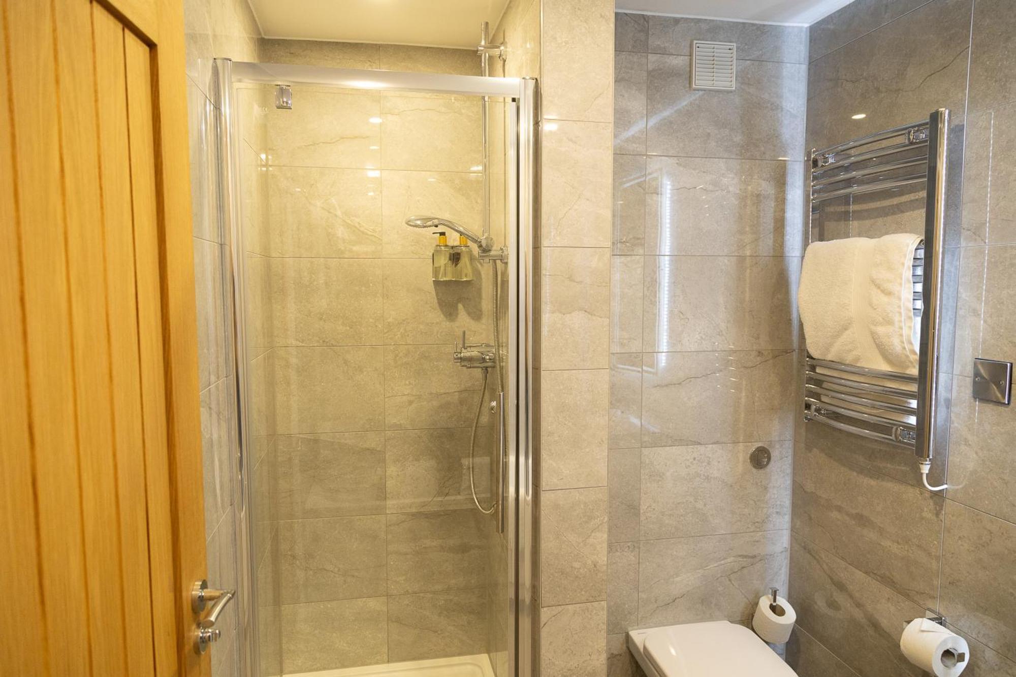 Horsley Place Suite,1544674975:JPEG