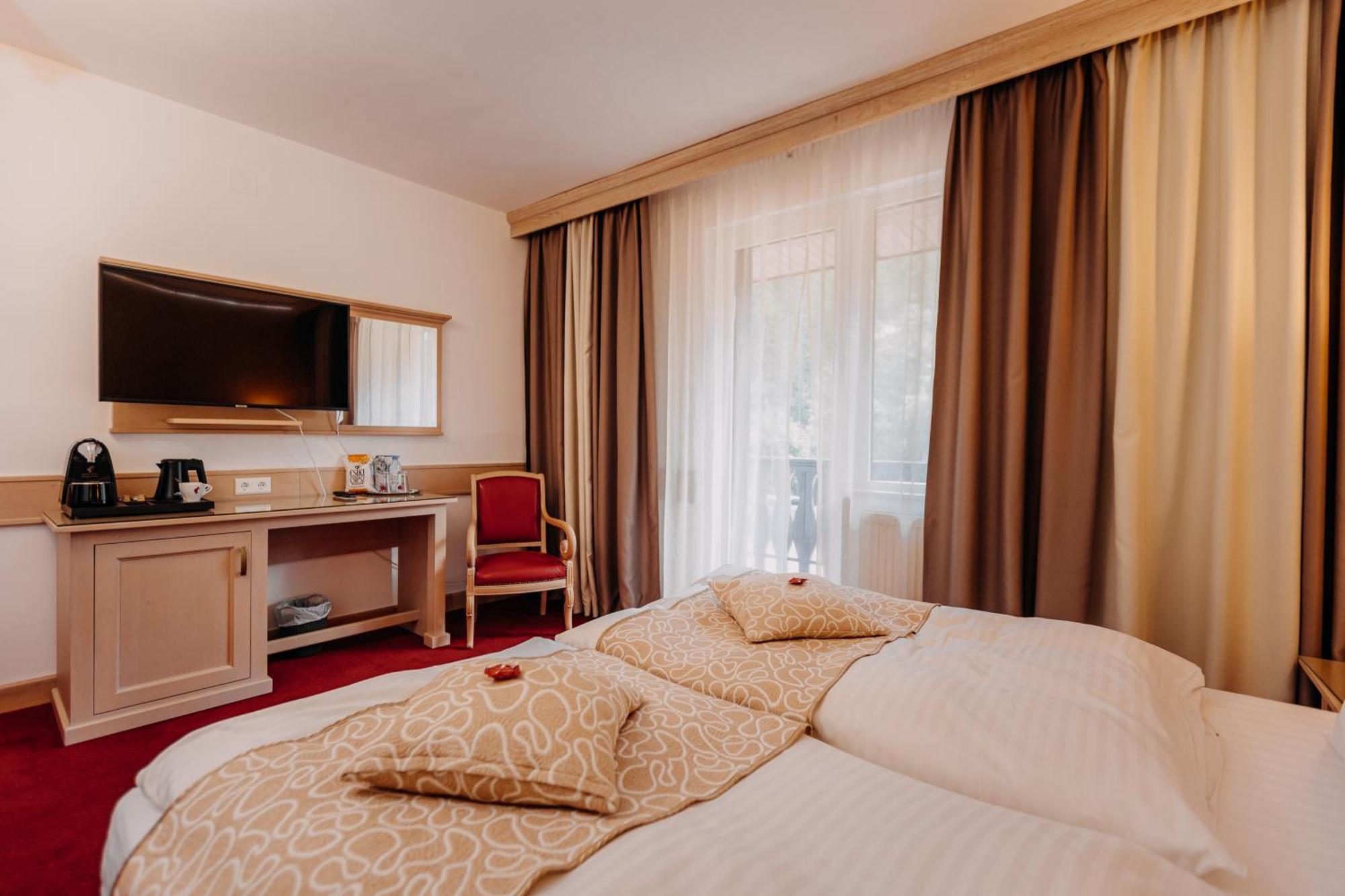 Superior Double or Twin Room with Terrace