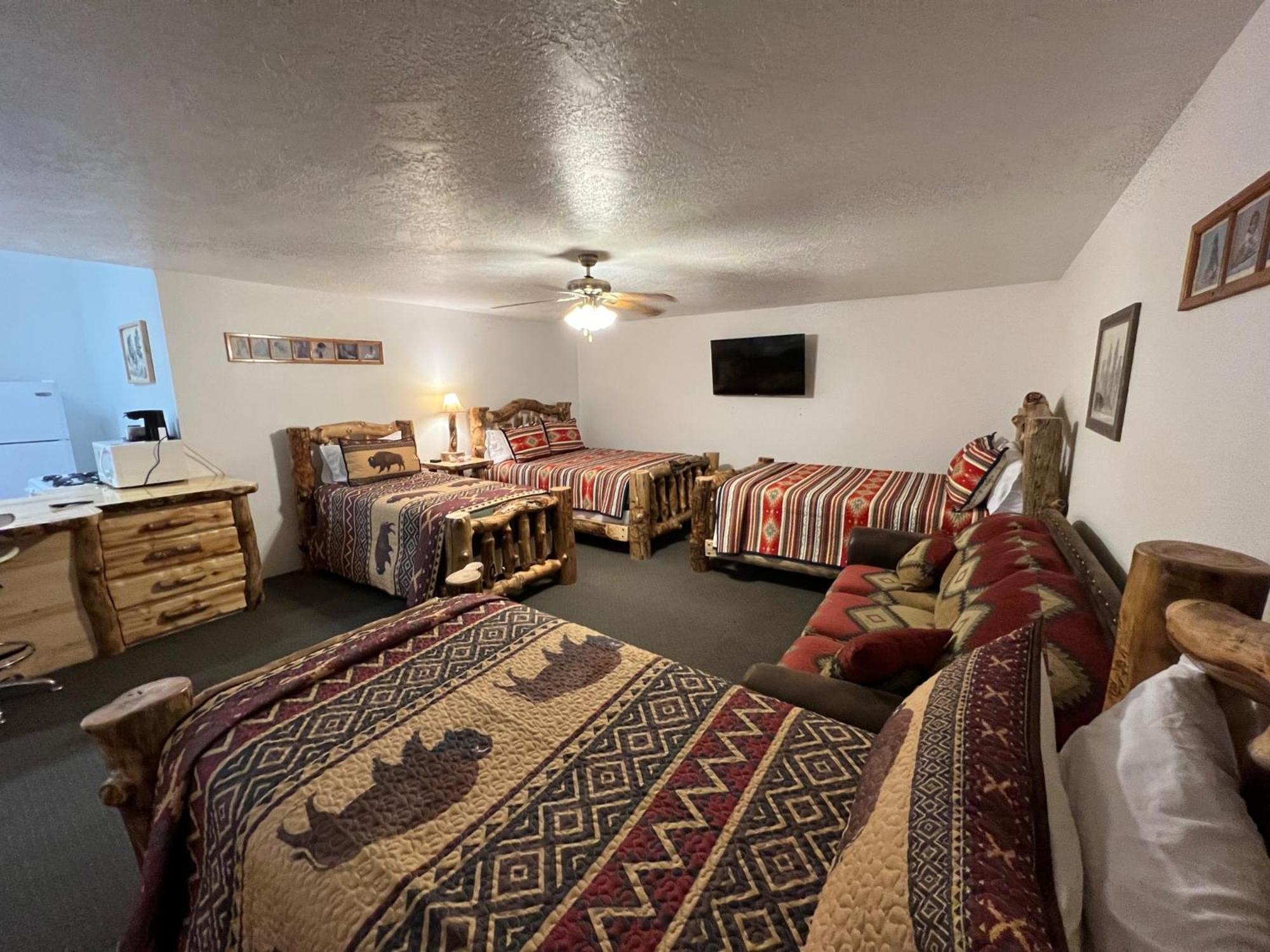 Deluxe Family Suite