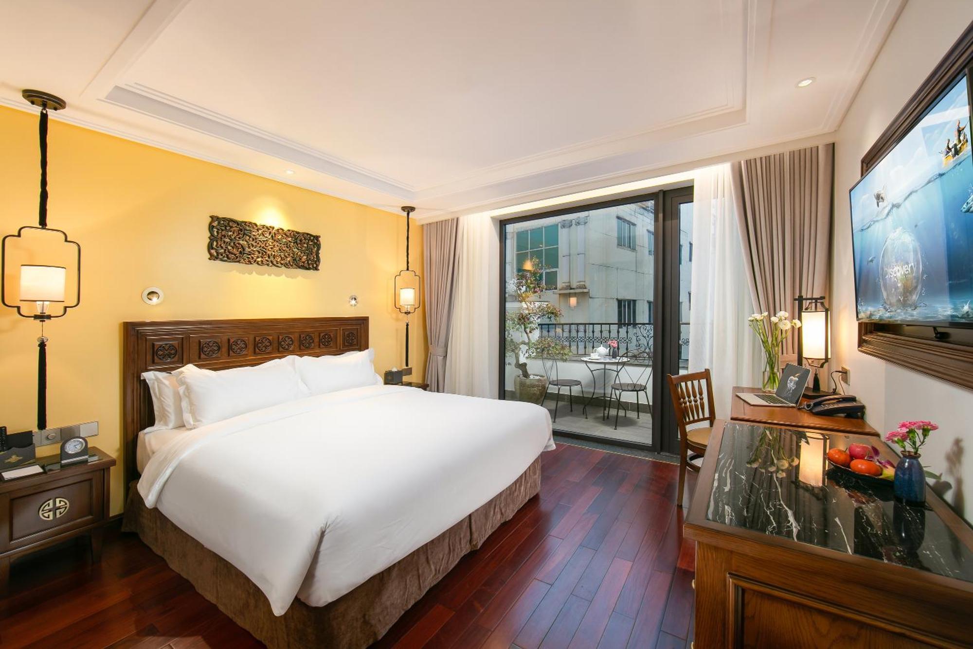 Executive Balcony Room