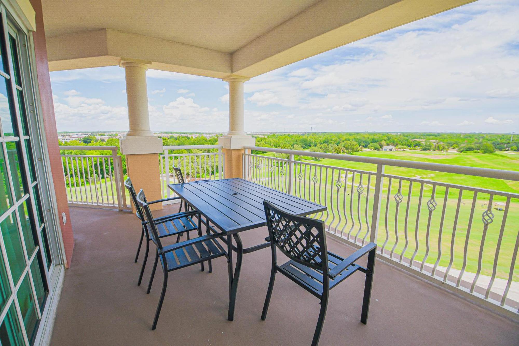 One-Bedroom Suite Main Tower or Water Park Access,1547337862:JPEG