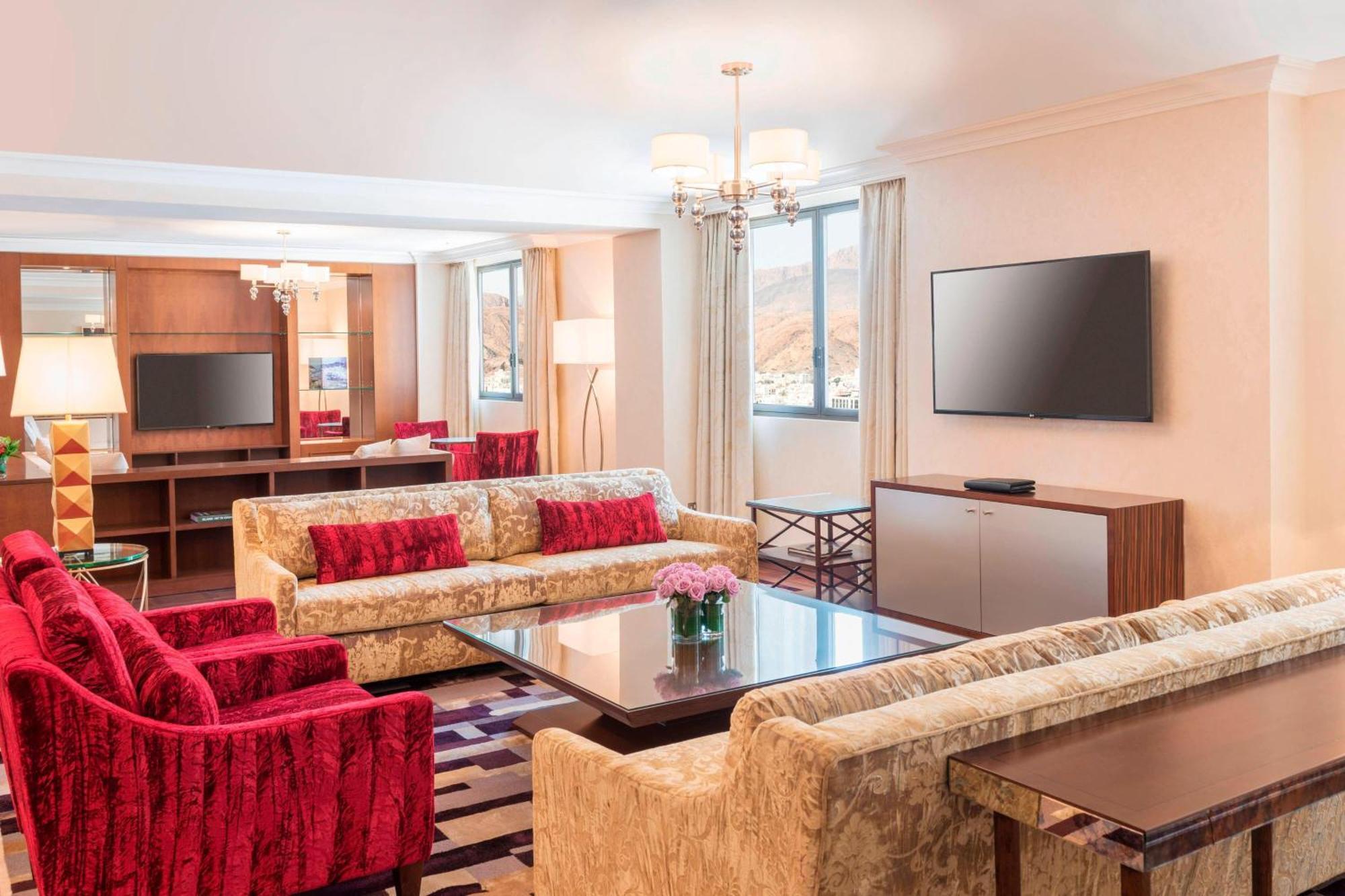 Royal Suite Club, 1 King Bed
