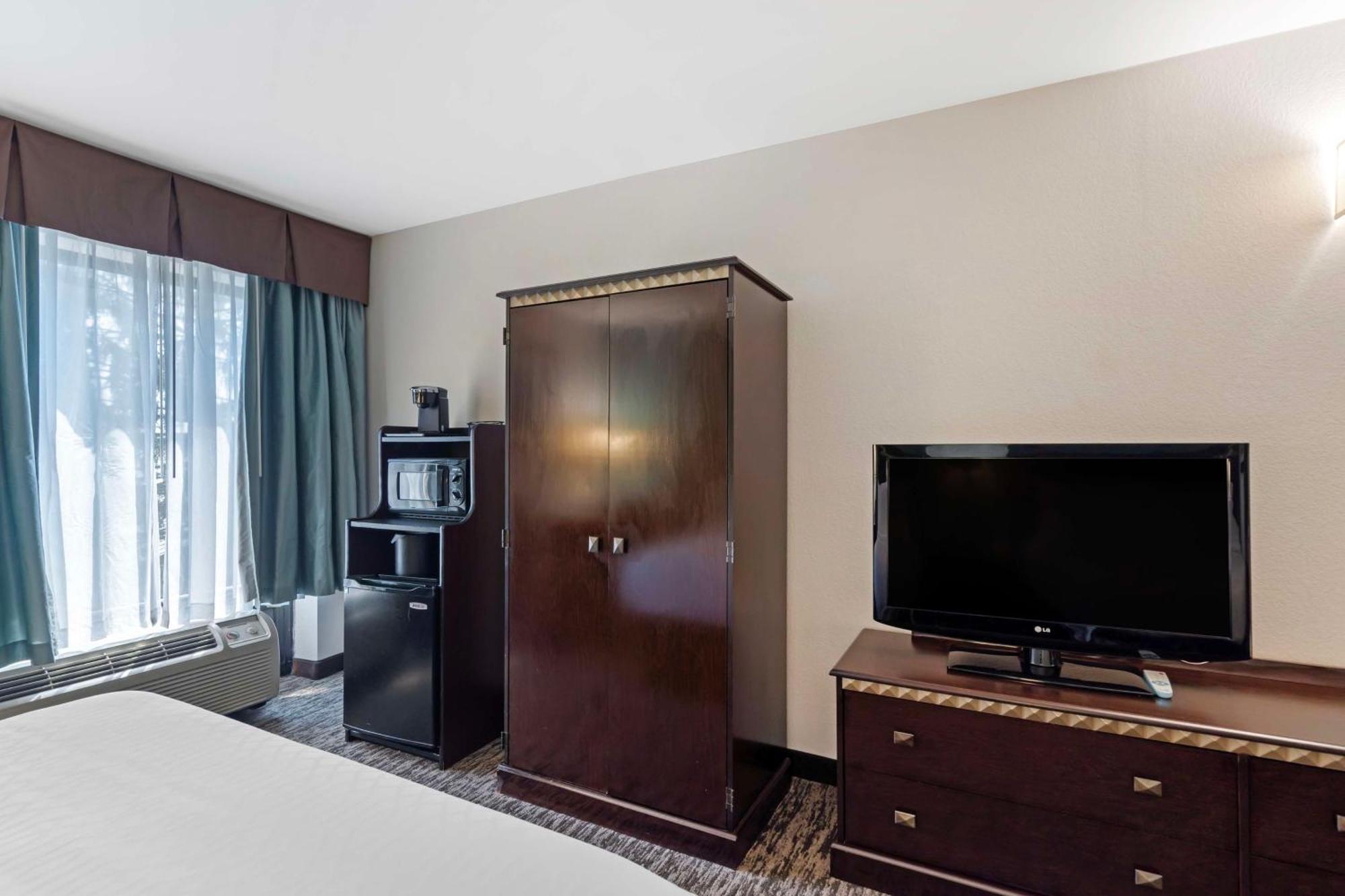 Double Room with Two Double Beds - Non-Smoking