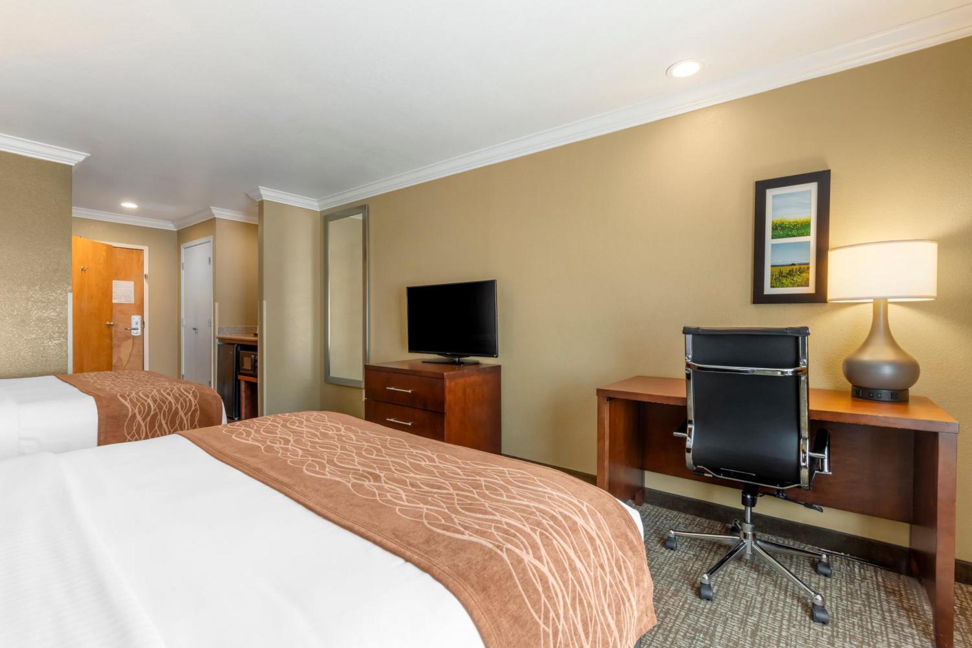 Standard Queen Room with Two Queen Beds - Non-Smoking