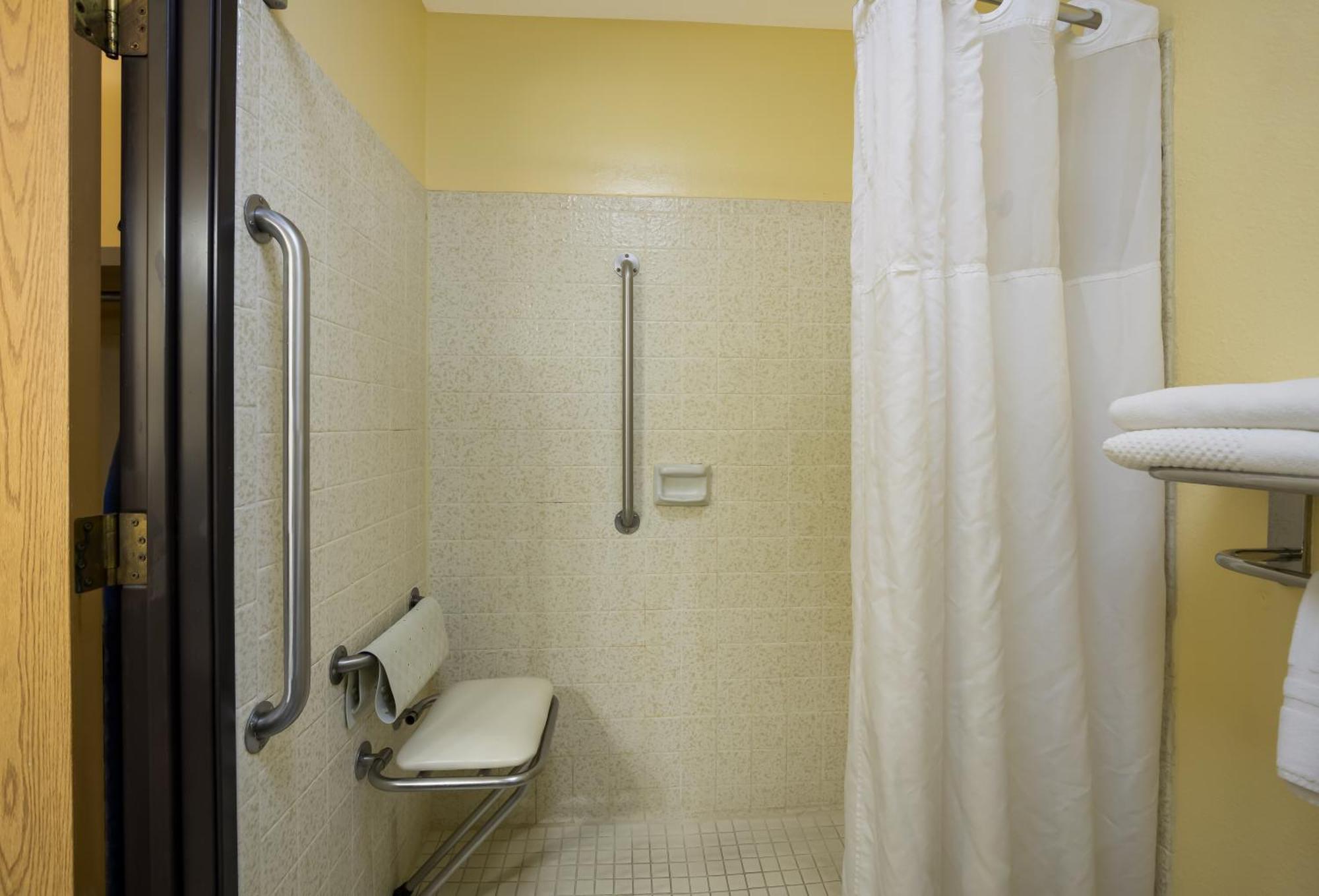 King Room - Accessible/Non-Smoking