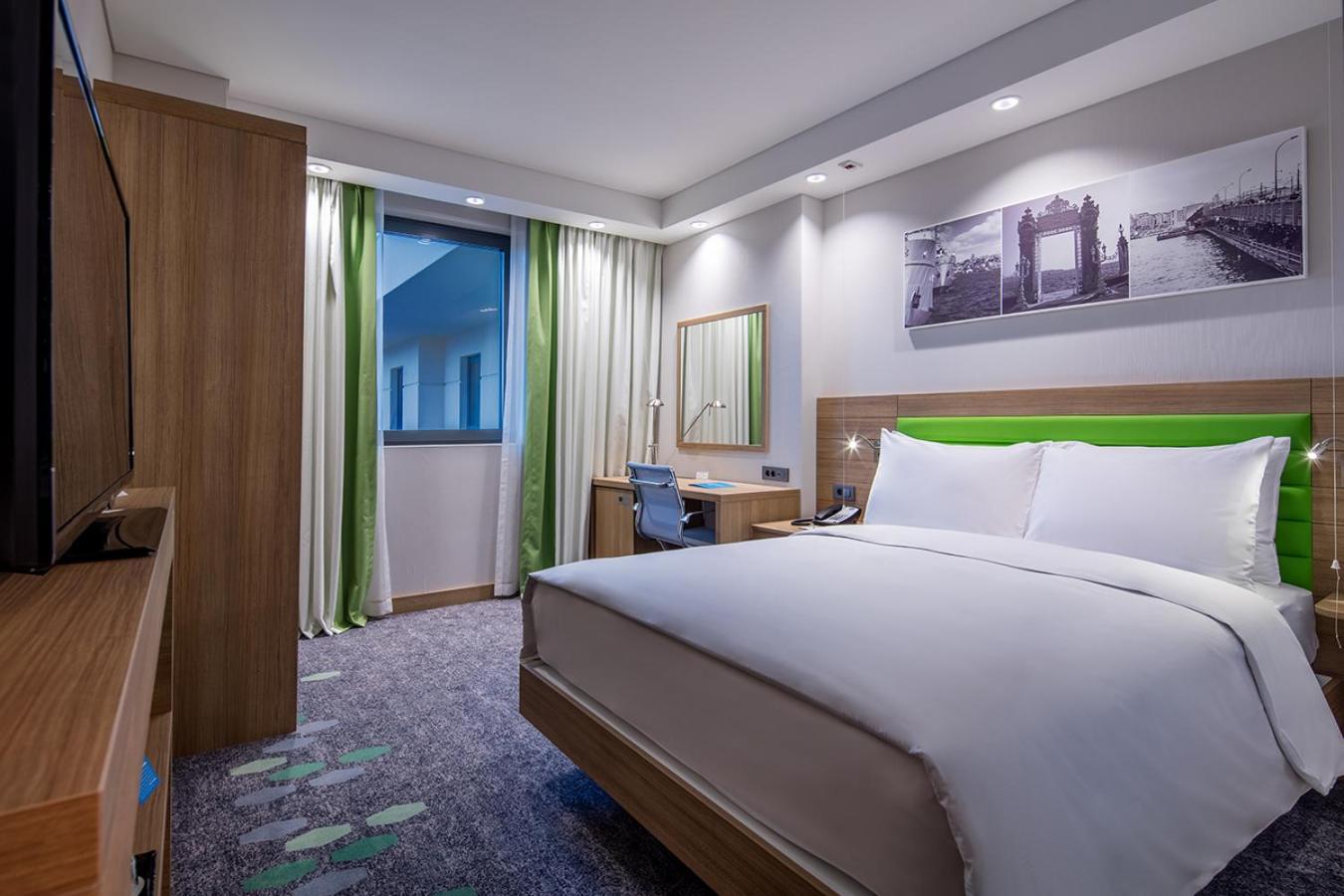 Queen Room