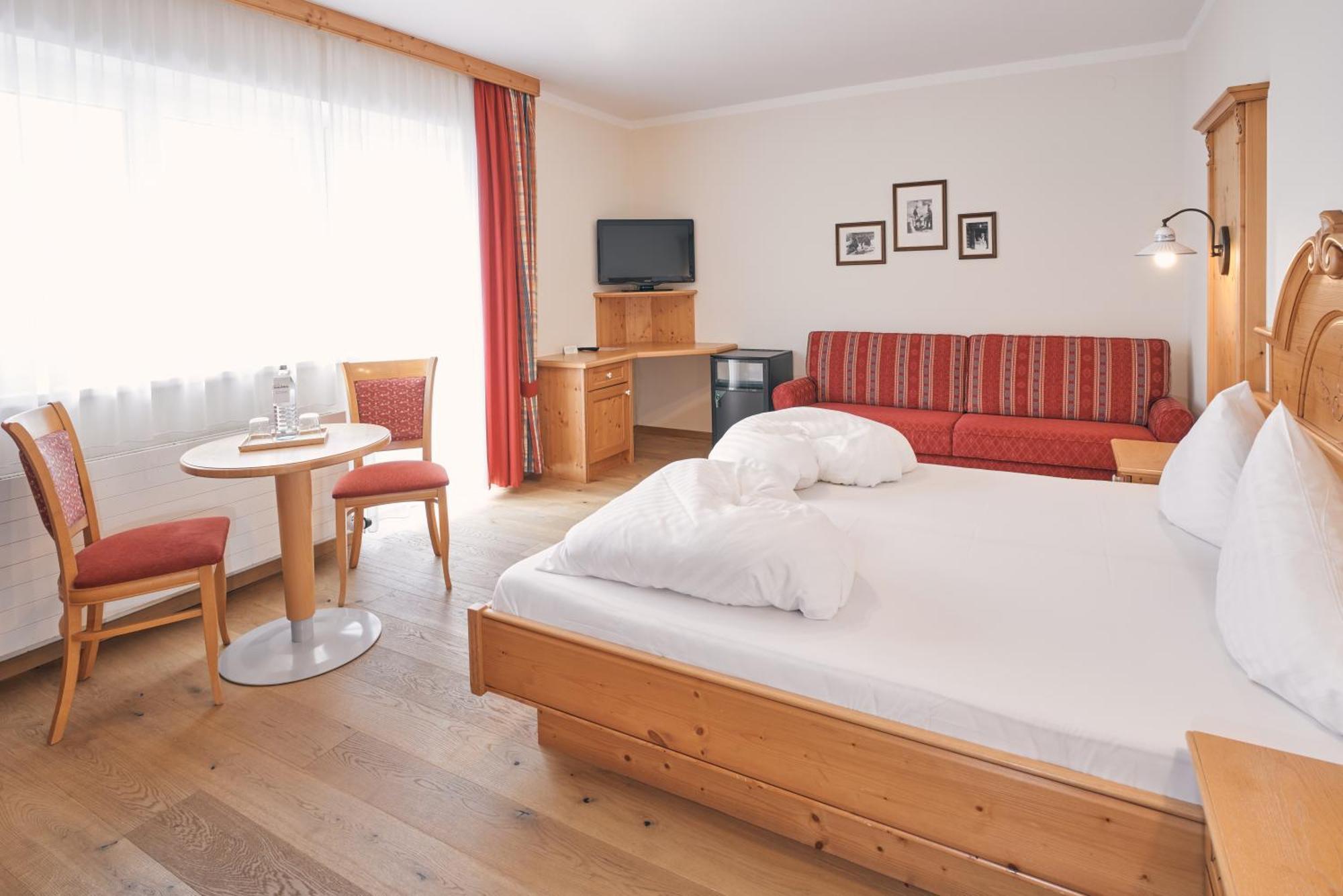 Junior Suite,1549631953:JPEG