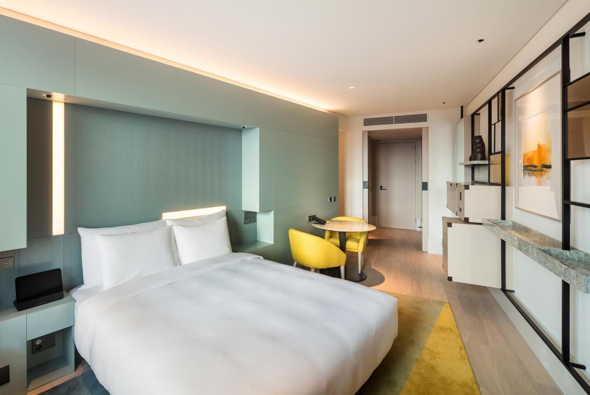 King Room,1549839796:JPEG