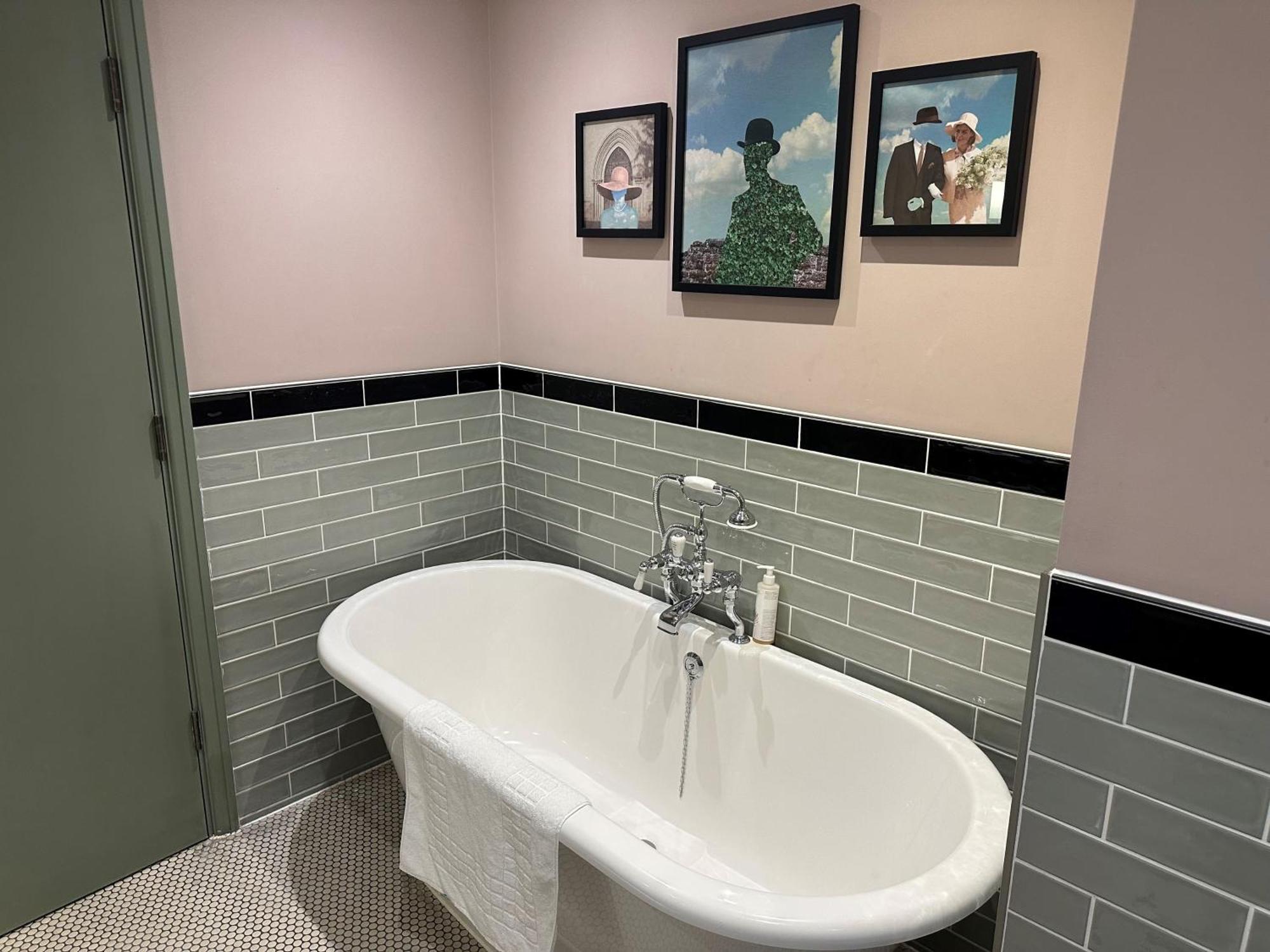 Super King Suite Corner Room