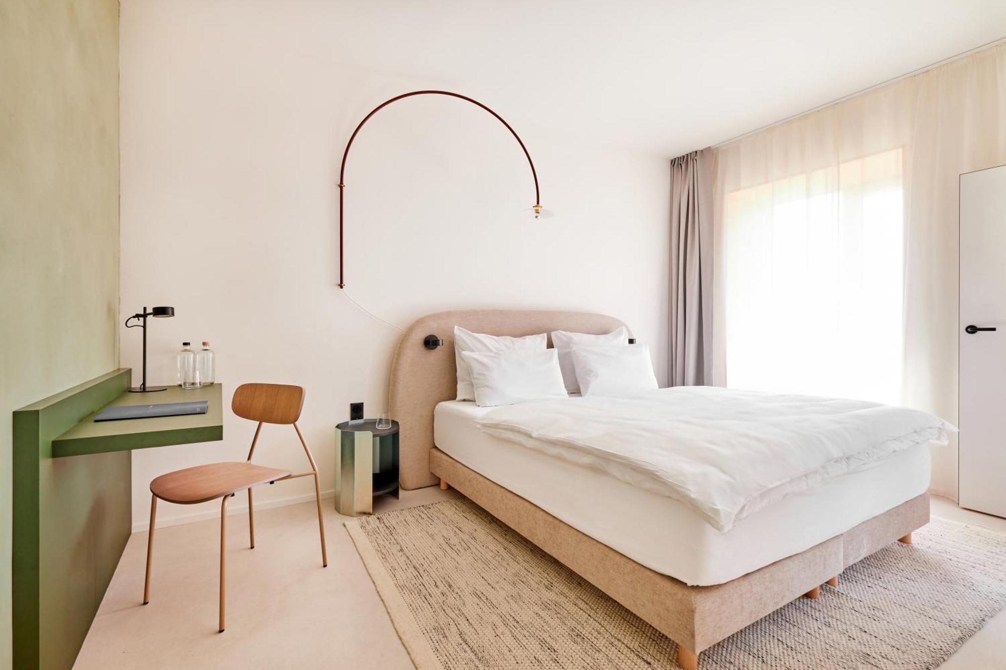Double Room,1550754136:JPEG