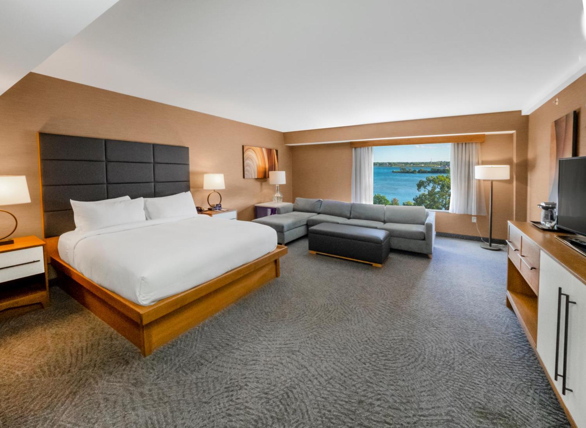 Executive King Suite with Whirlpool
