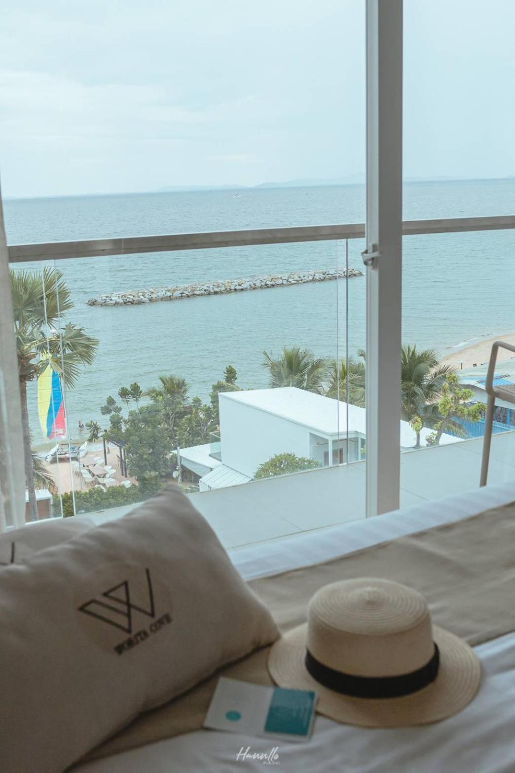 Corner Suite with Free shuttle bus to pattaya down town
