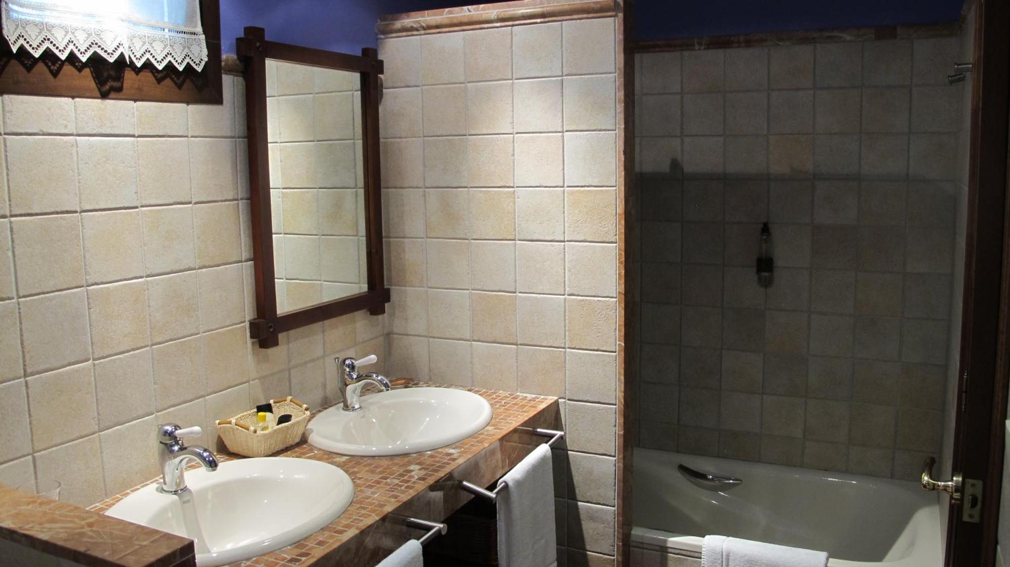 Double or Twin Room,1756498208:JPEG