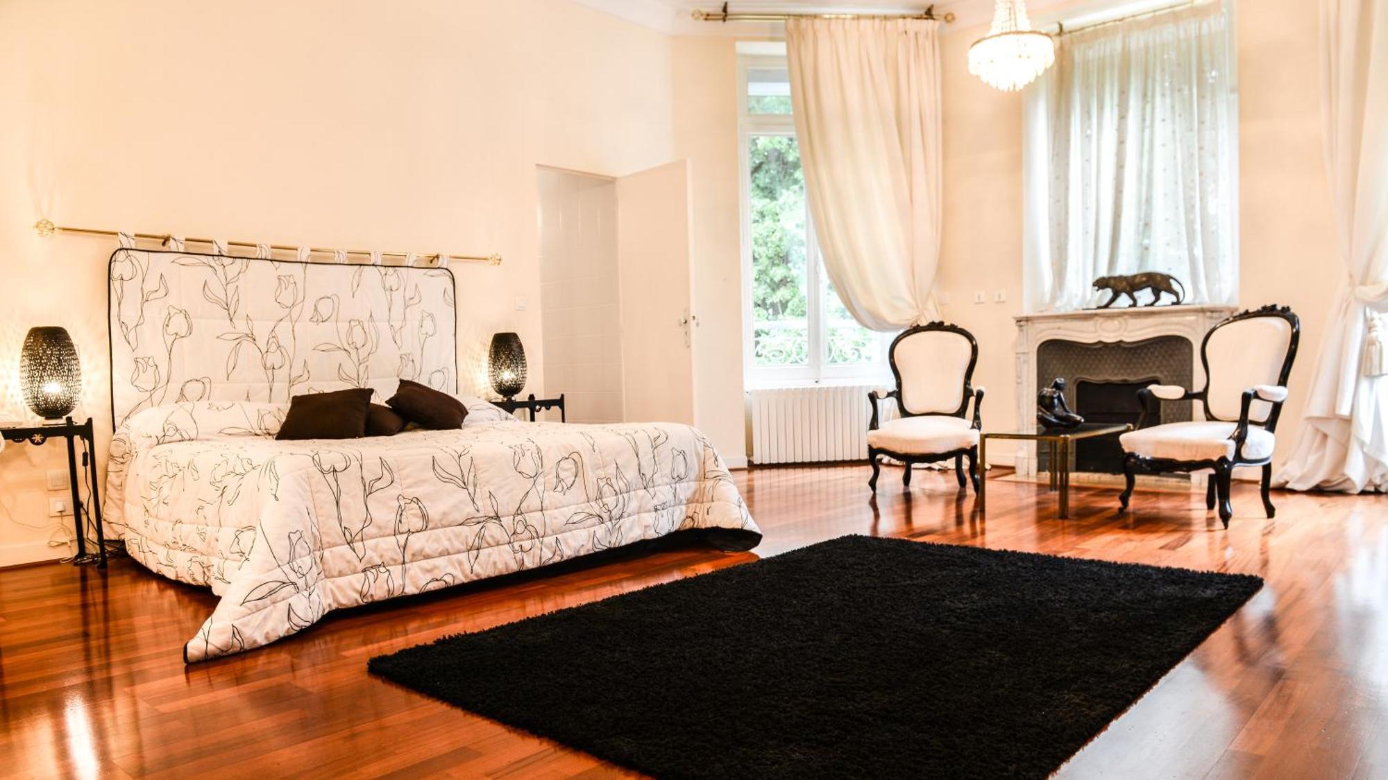 Deluxe Suite