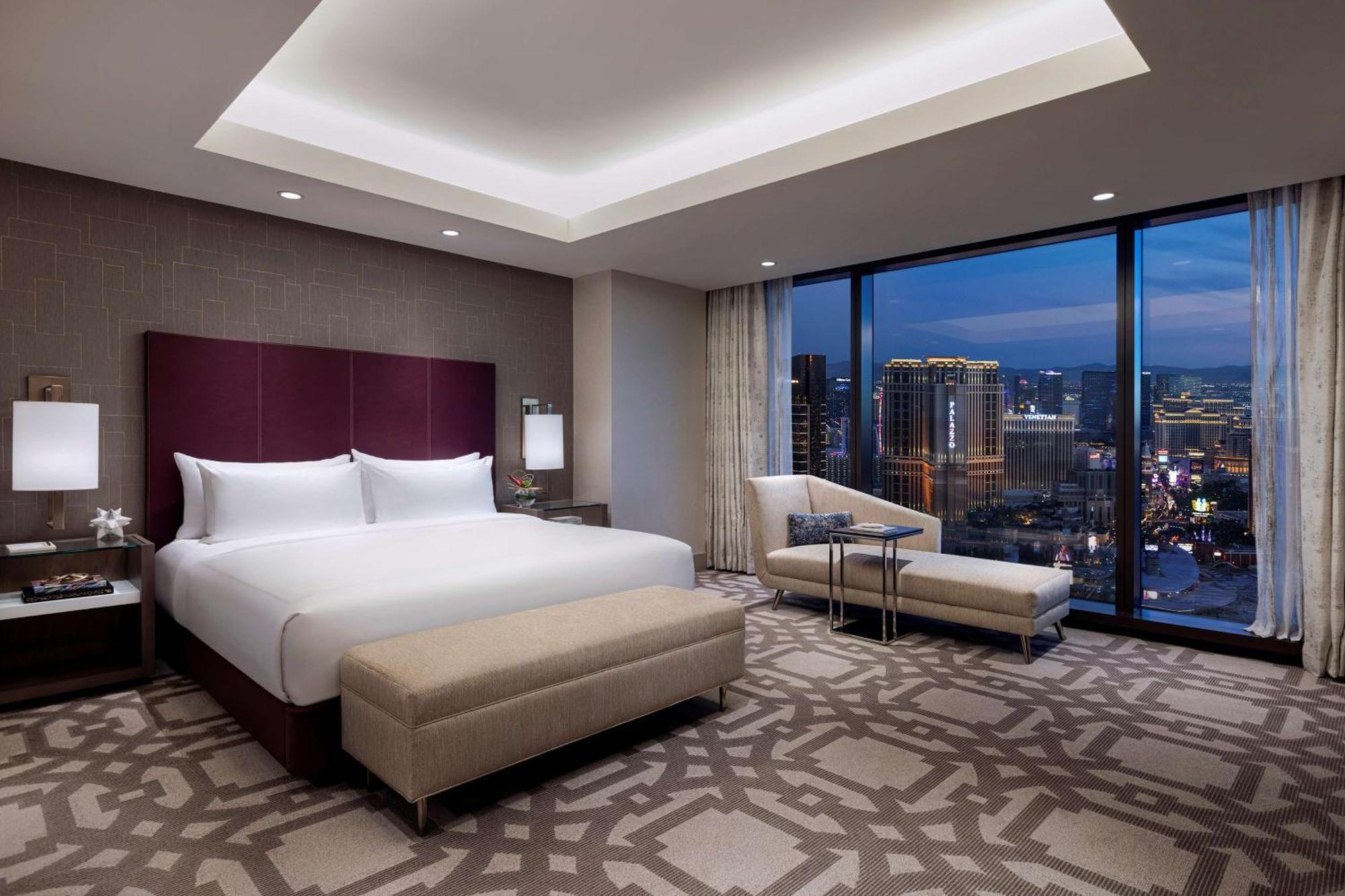 One-Bedroom Entertainment Suite Strip View,1551285598:JPEG