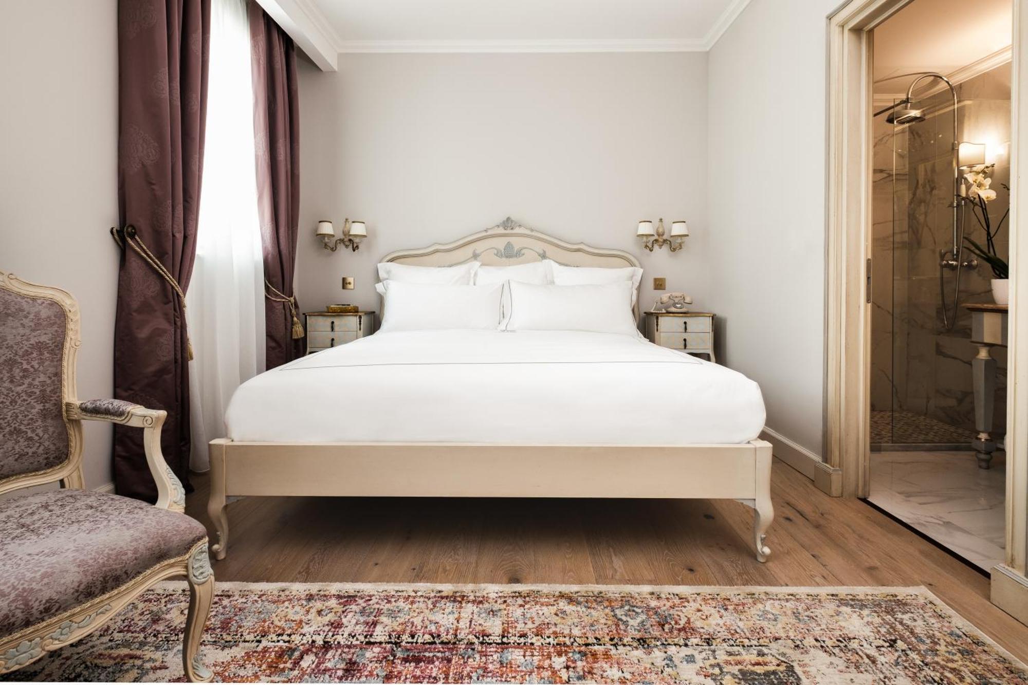 Deluxe Room,1551310321:JPEG