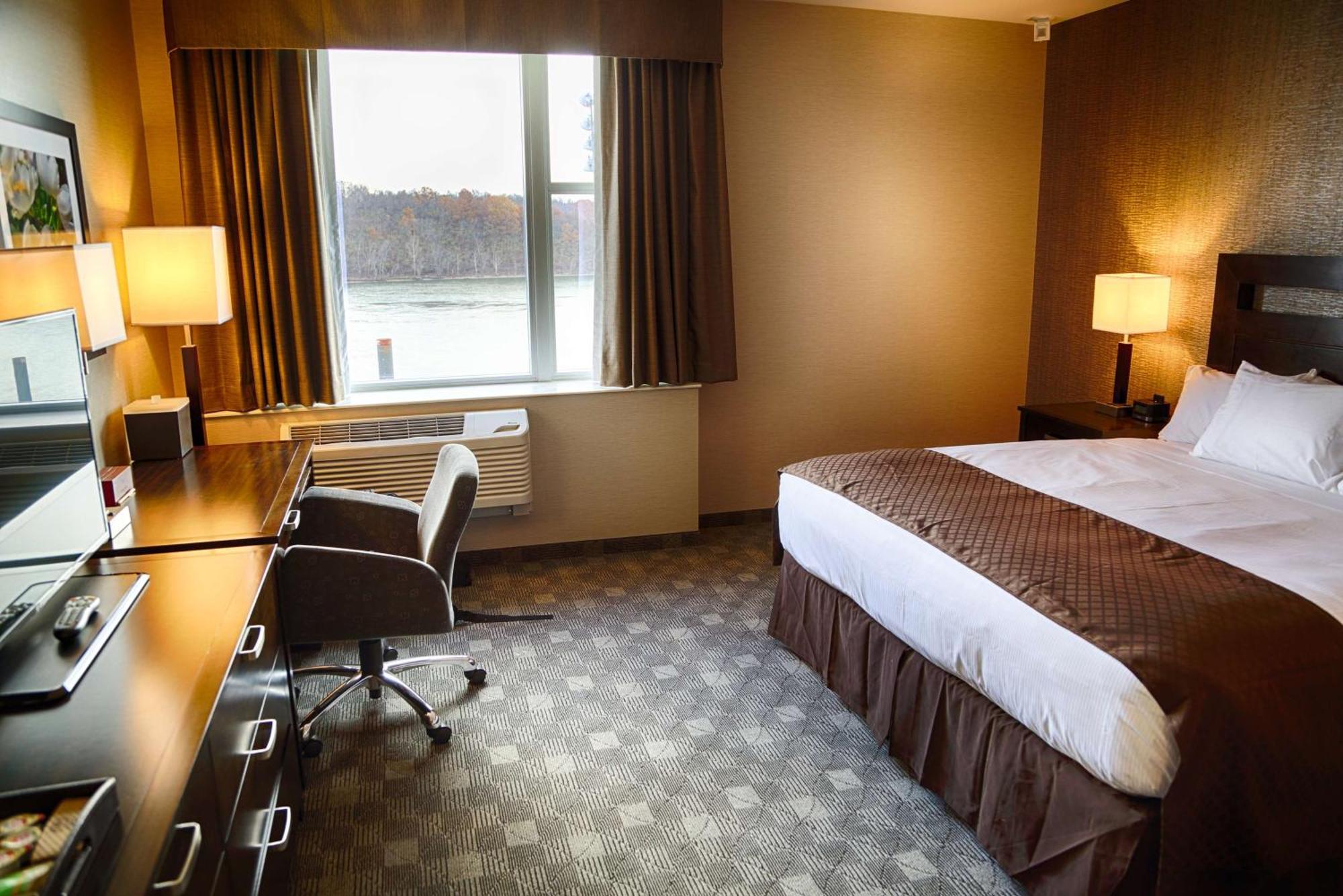 King Room Mobility or Hearing Accessible