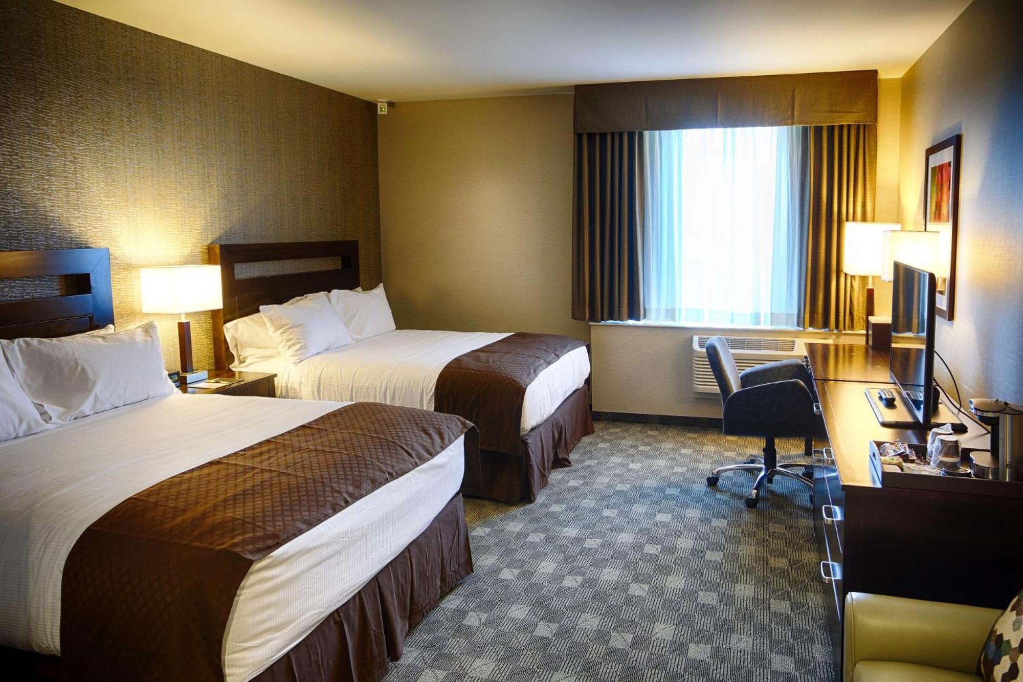 Queen Room Two Queen Beds Mobility or Hearing Accessible