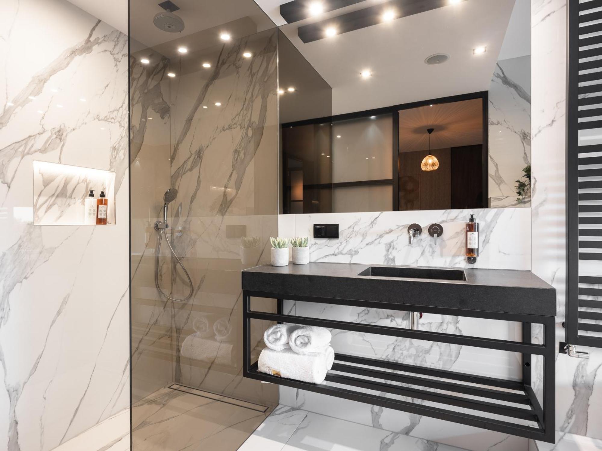 Penthouse Suite Jacuzzi