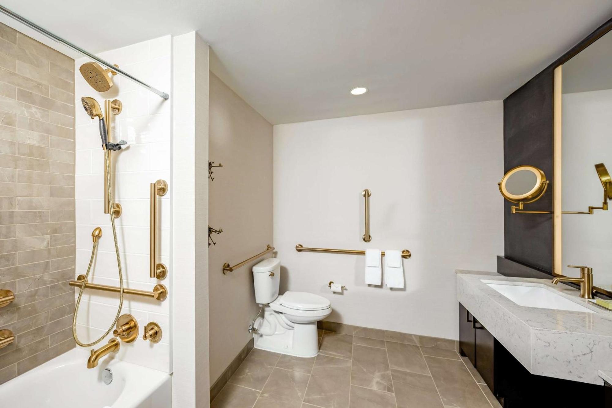 King Room with Mobility Accessible Tub