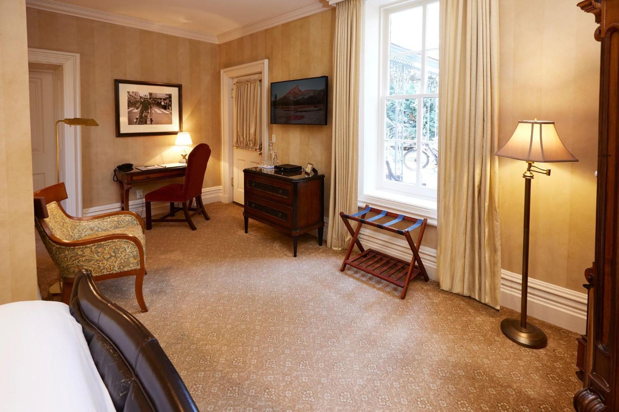 Queen Suite