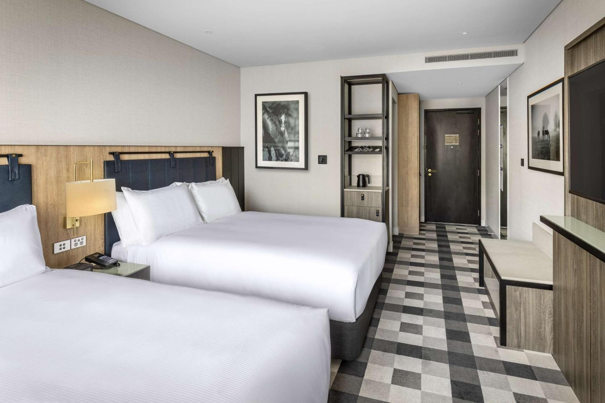 Queen Guest Room