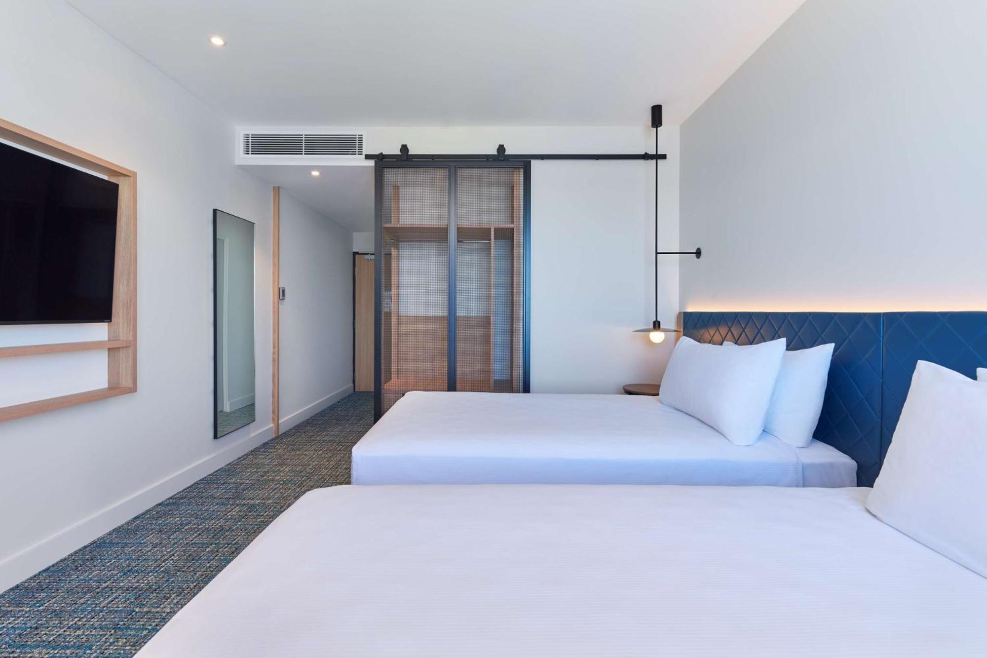 Twin Room with Partial Harbour View
