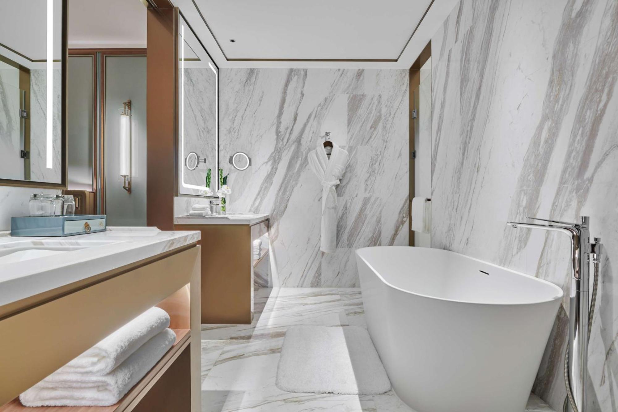 Premier King Suite