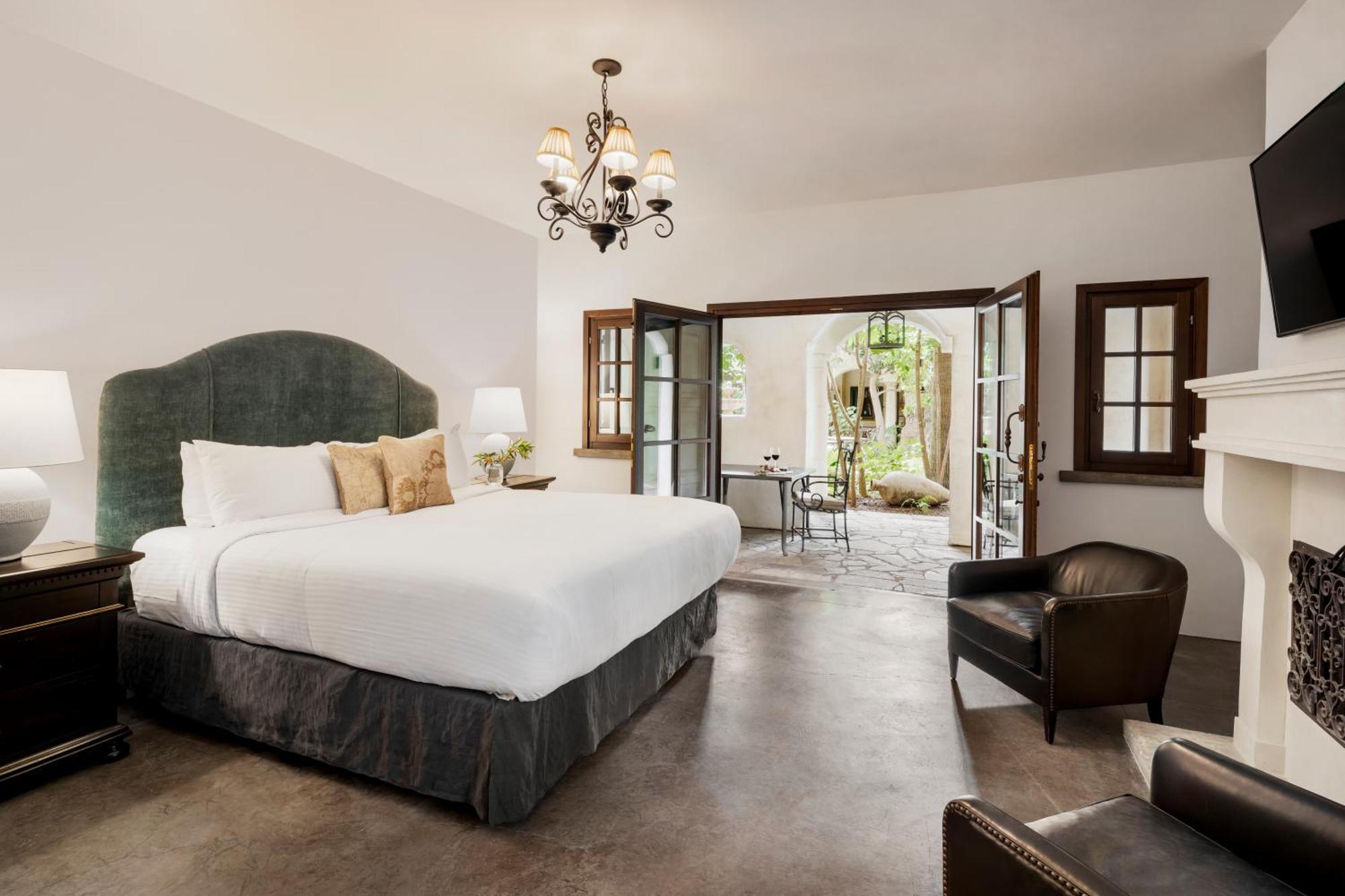 Courtyard King Room (ADA Accessible)