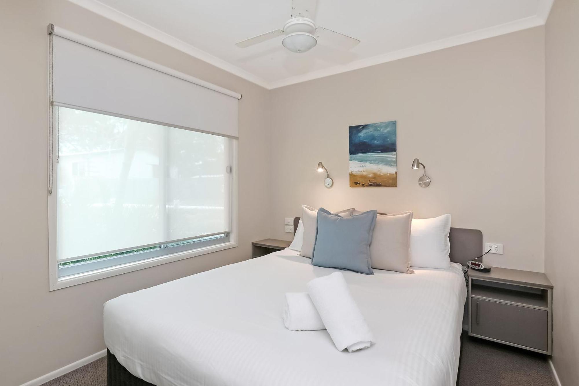 Deluxe Cabin - Sleeps 4 - Dog Friendly