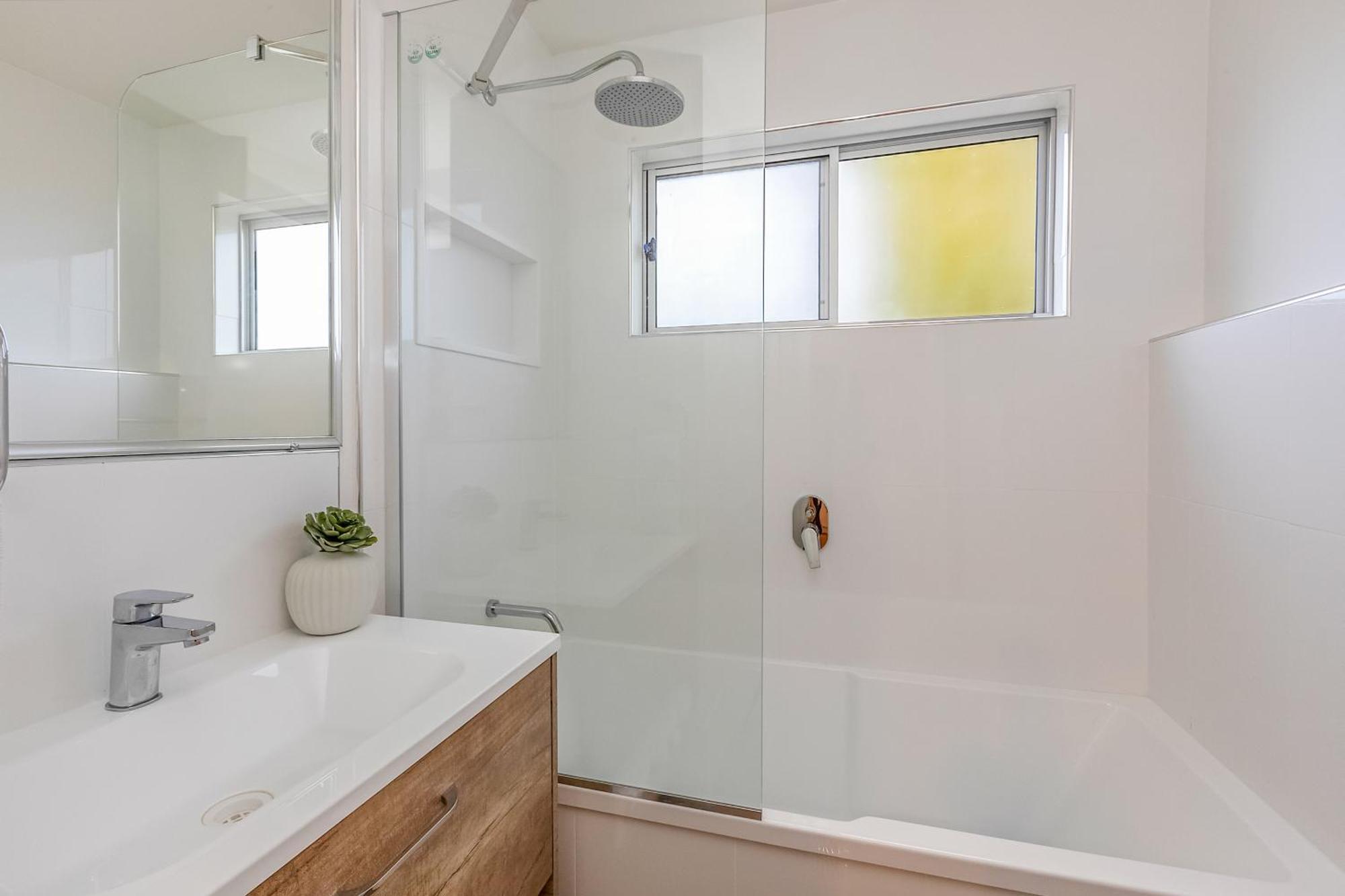 Premium Cabin - Sleeps 6