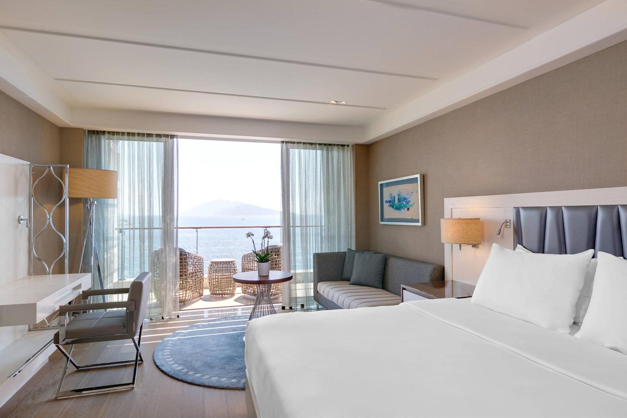 Deluxe Room Guest room 1 King Sea view Balcony